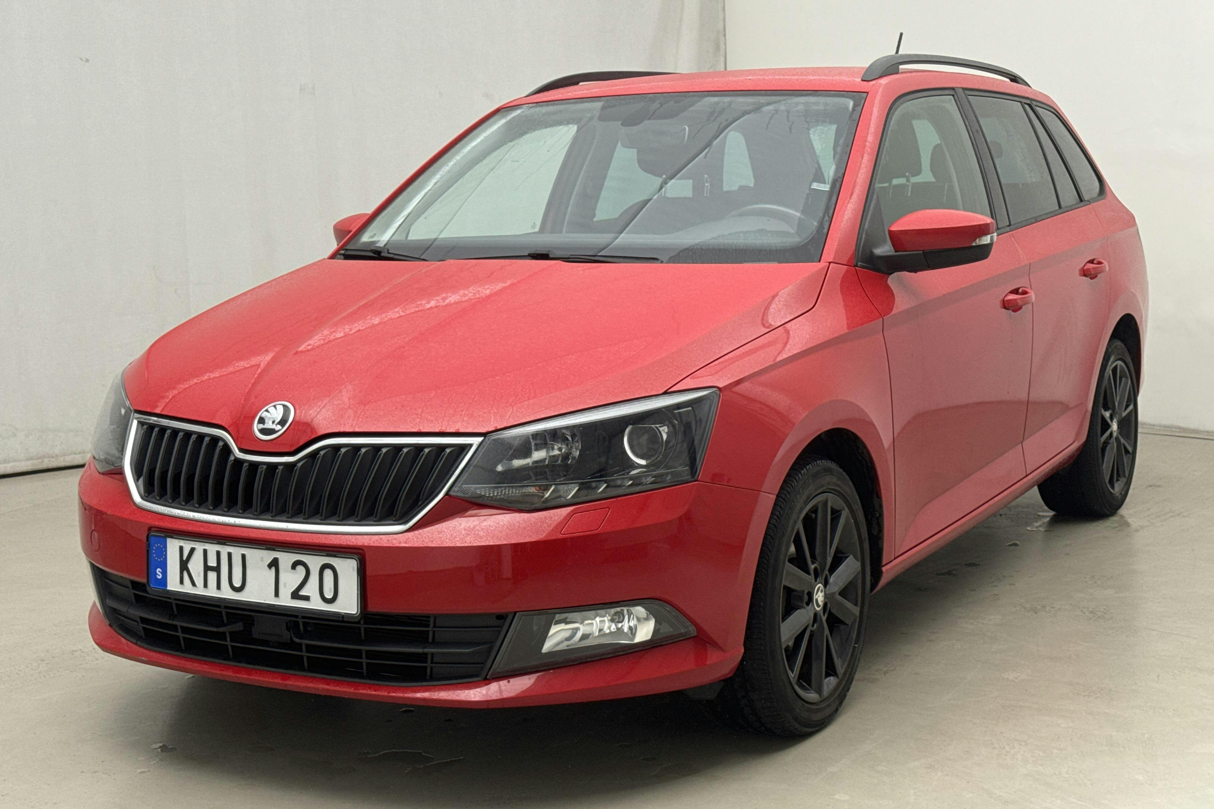 Skoda Fabia 1.2 TSI Kombi (90hk) - 10 402 mil - Manuell - röd - 2017