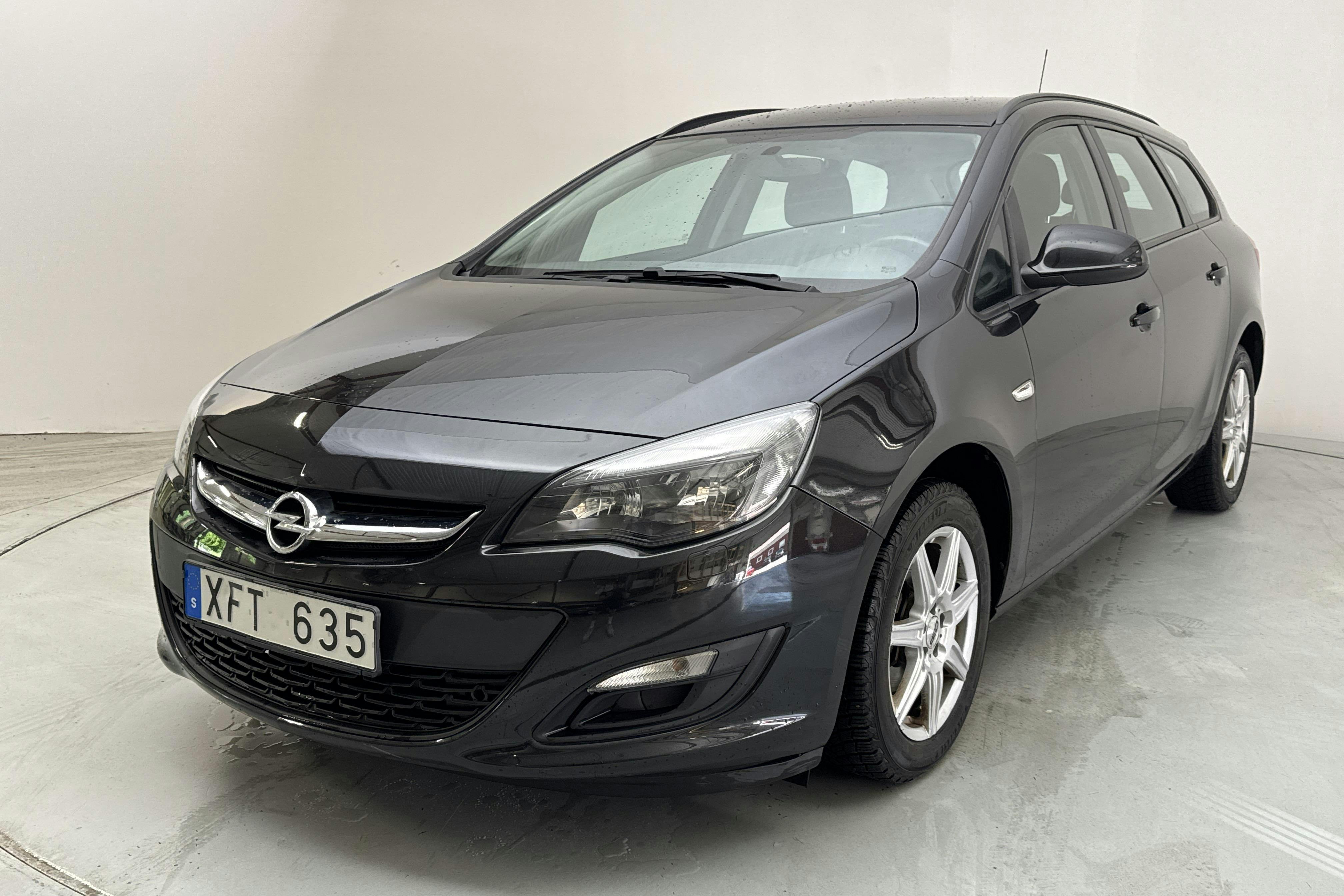 Opel Astra 1.6 ECOTEC Sports Tourer (115hk) - 112 810 km - Käsitsi - must - 2013