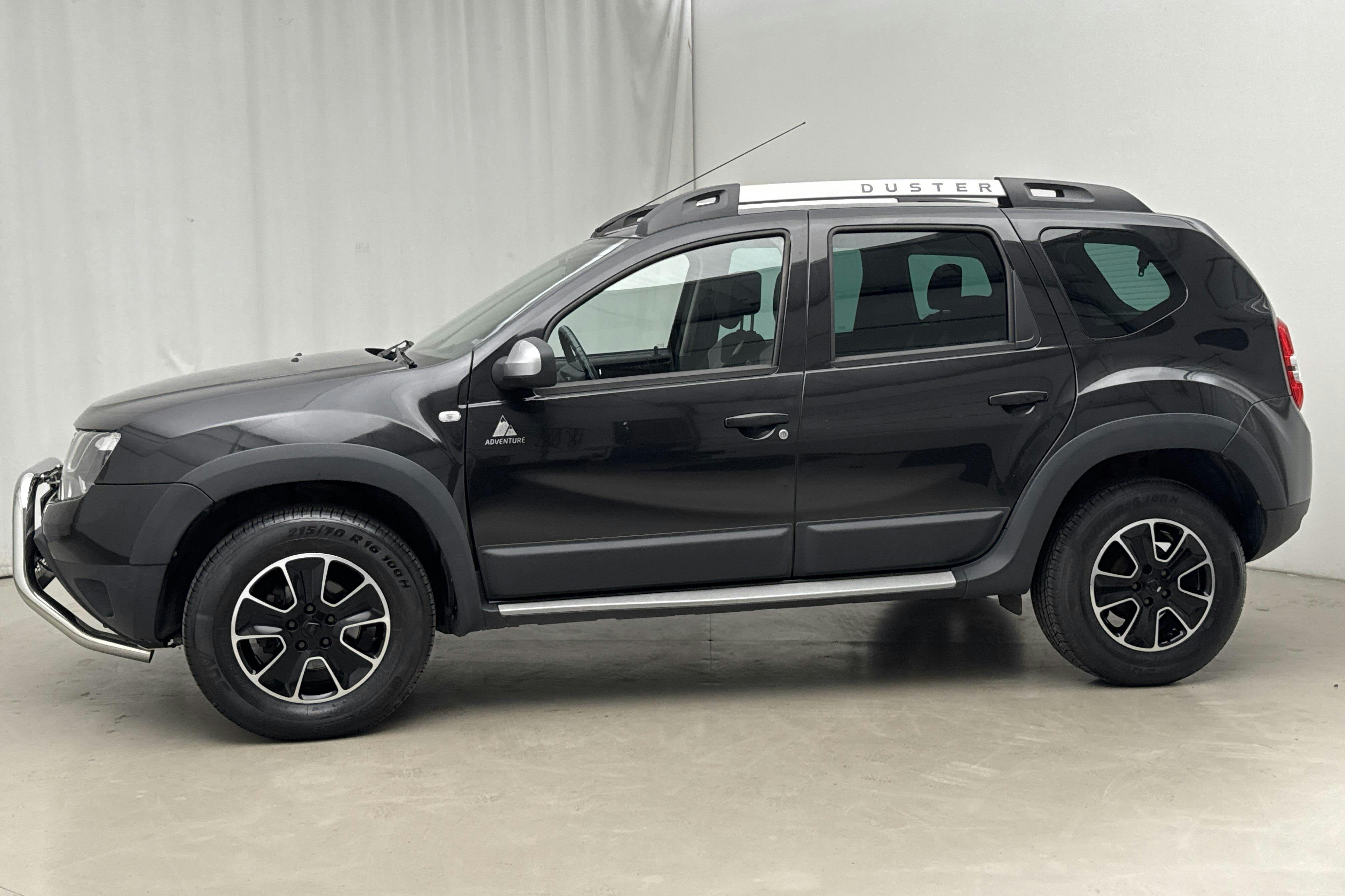 Presentationsfoto 2 av 18: Dacia Duster 1.5 dCi 4x4 (109hk) - 16 670 mil - Manuell - svart - 2016