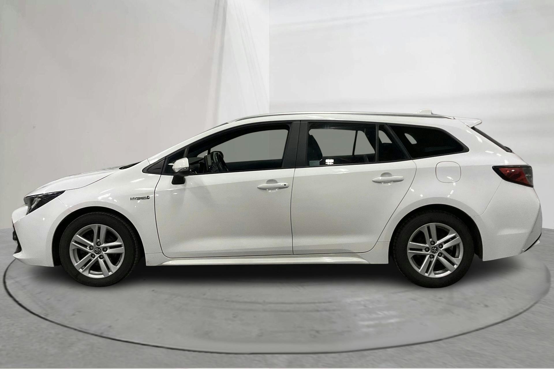 Presentationsfoto 2 av 13: Toyota Corolla 1.8 Hybrid Touring Sports (122hk) - 8 808 mil - Automat - vit - 2019