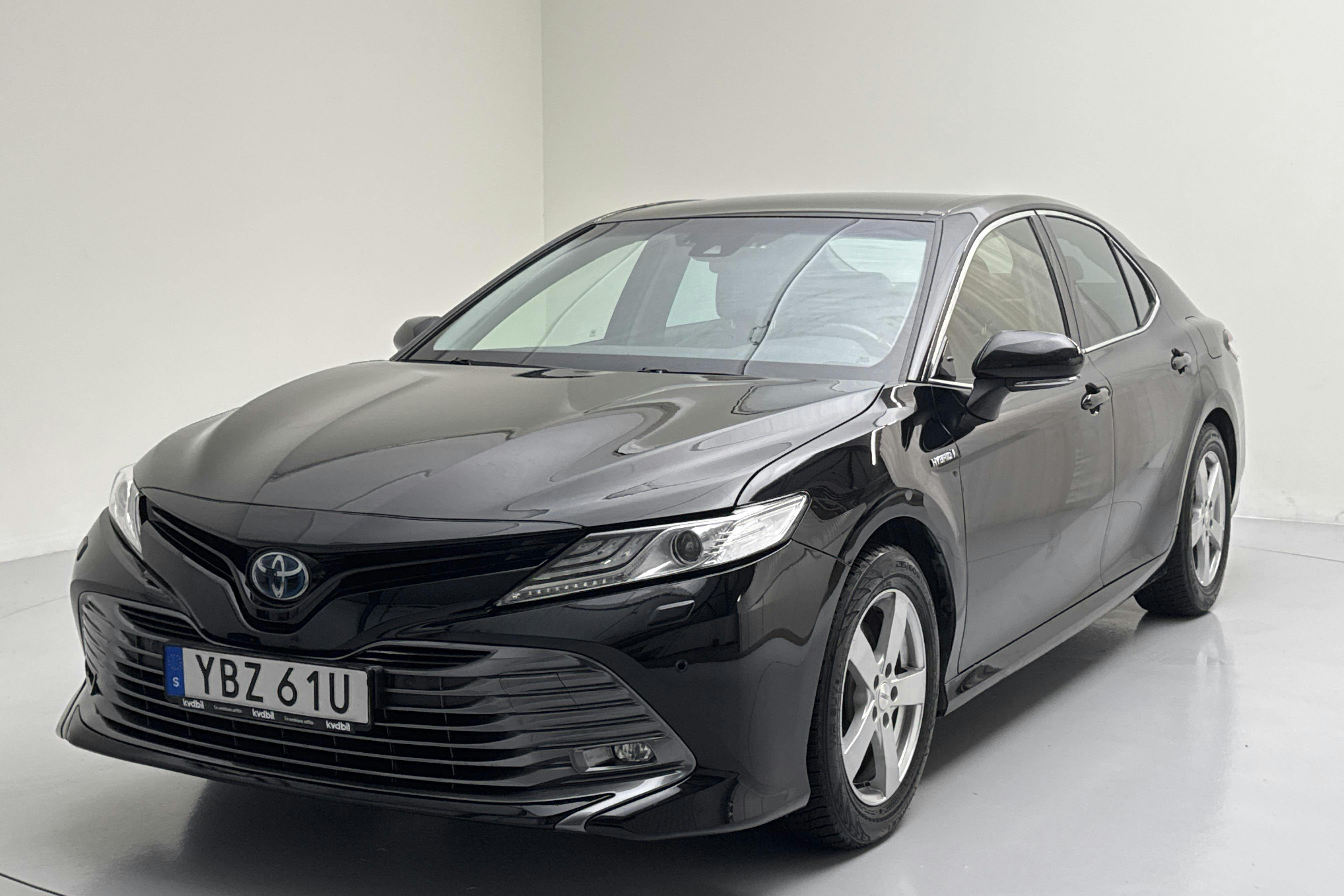 Toyota Camry 2.5 Hybrid (218hk) - 16 084 mil - Automat - svart - 2020