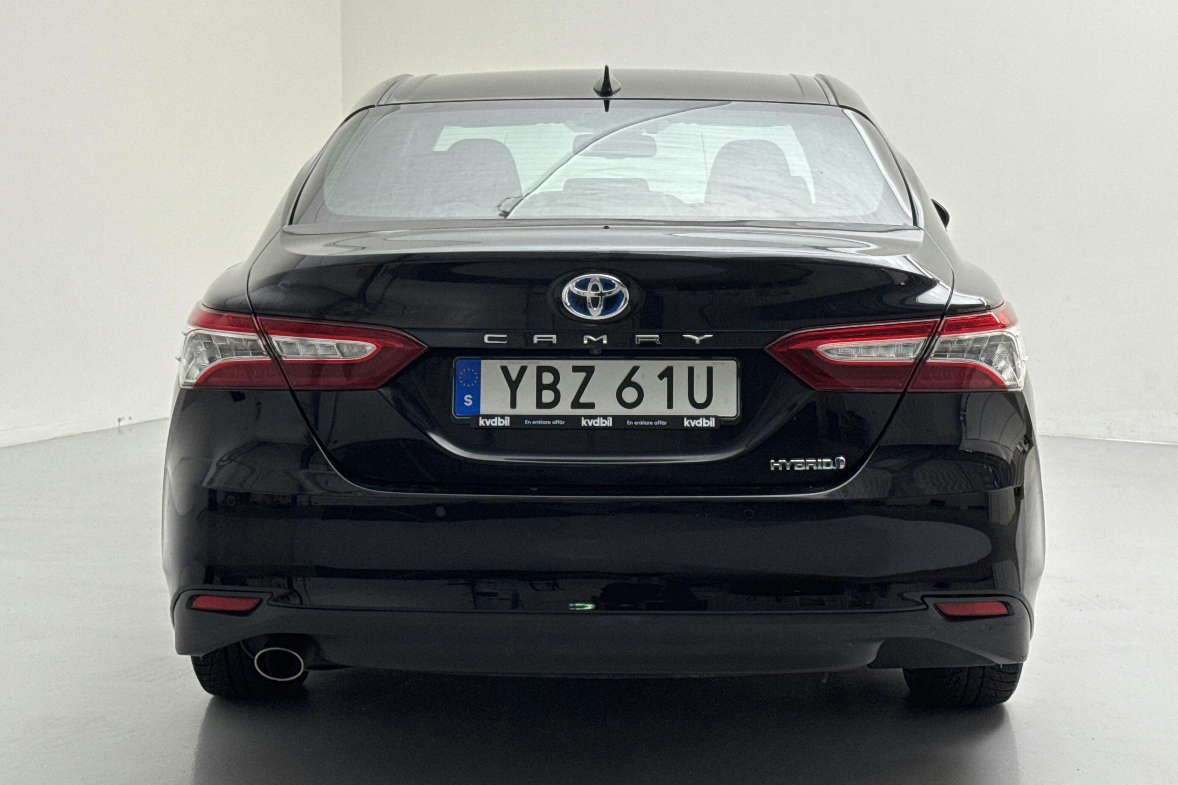 Toyota Camry 2.5 Hybrid (218hk) - 16 084 mil - Automat - svart - 2020