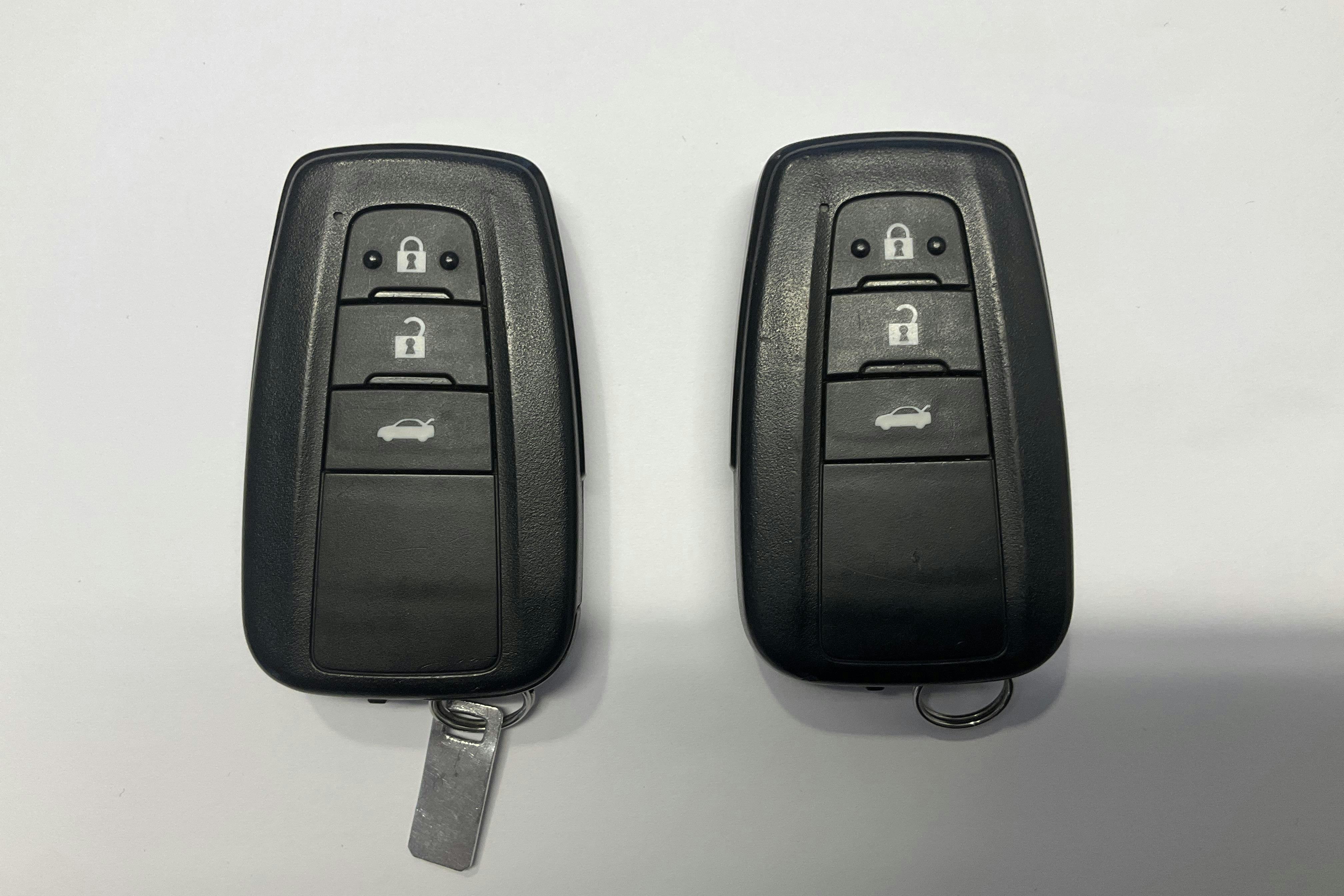 Presentationsfoto 14 av 14: Toyota Camry 2.5 Hybrid (218hk) - 16 084 mil - Automat - svart - 2020