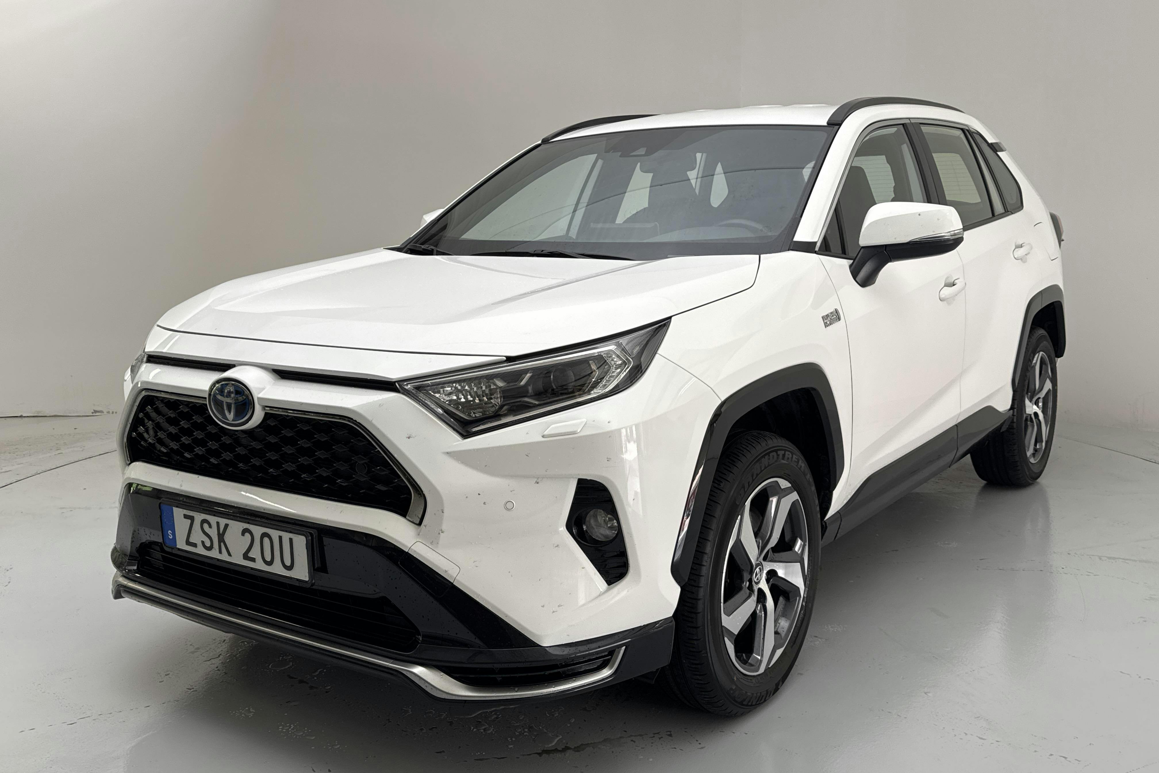 Toyota RAV4 2.5 Plug-in Hybrid AWD (306hk) - 106 970 km - Automatic - white - 2021