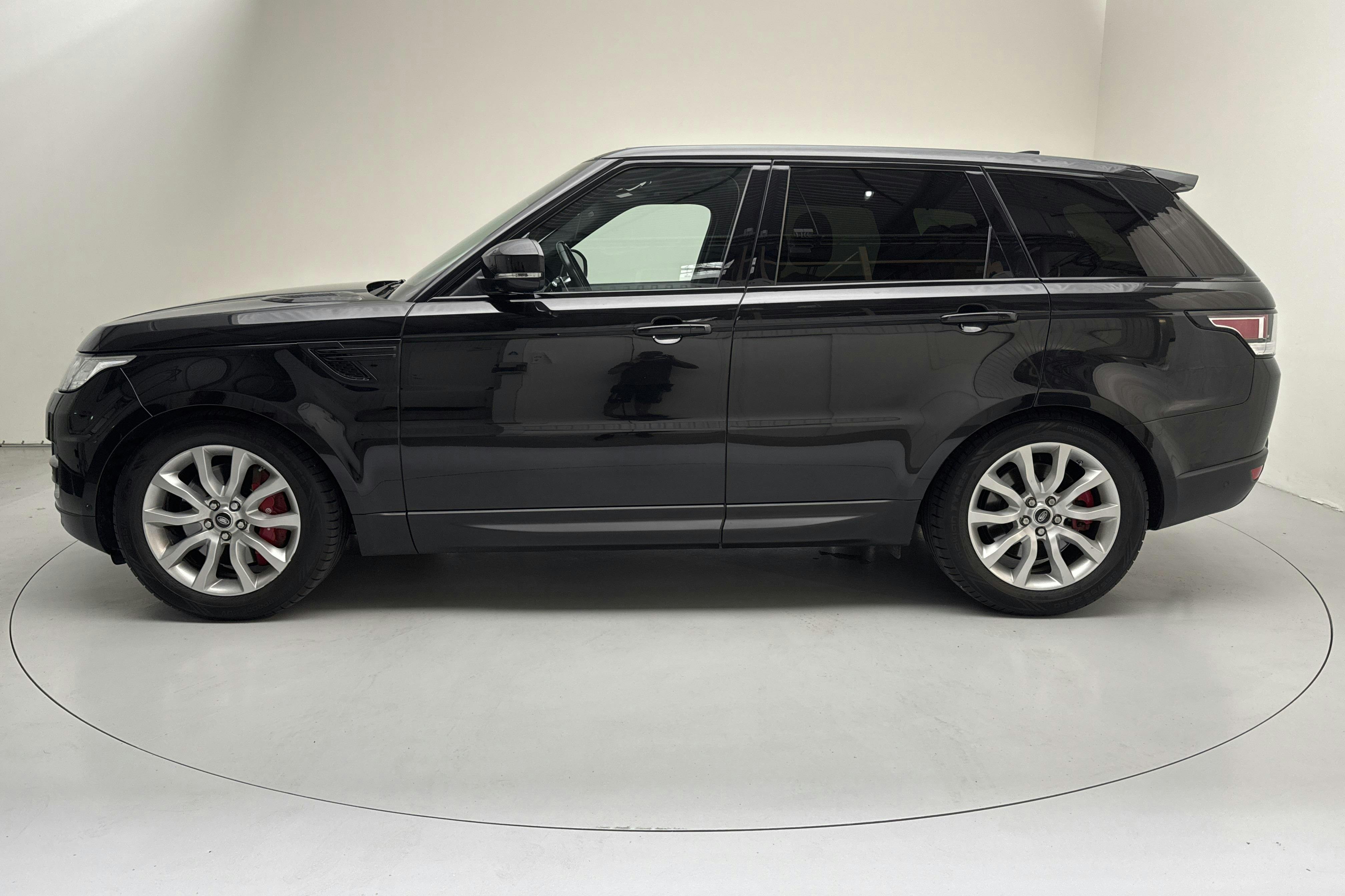 Presentationsfoto 2 av 14: Land Rover Range Rover Sport 3.0 SDV6 (306hk) - 14 999 mil - Automat - svart - 2017