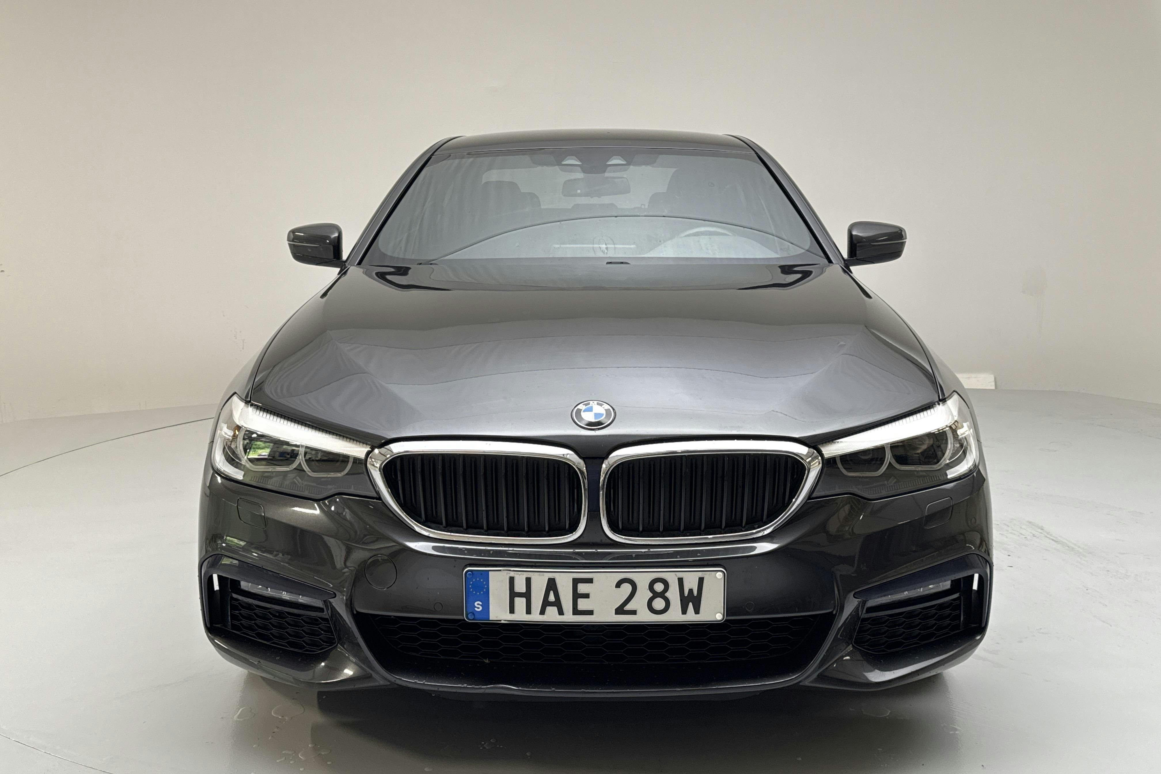 BMW 530e iPerformance Sedan, G30 12kWh (252hk) - 7 080 mil - Automat - grå - 2020