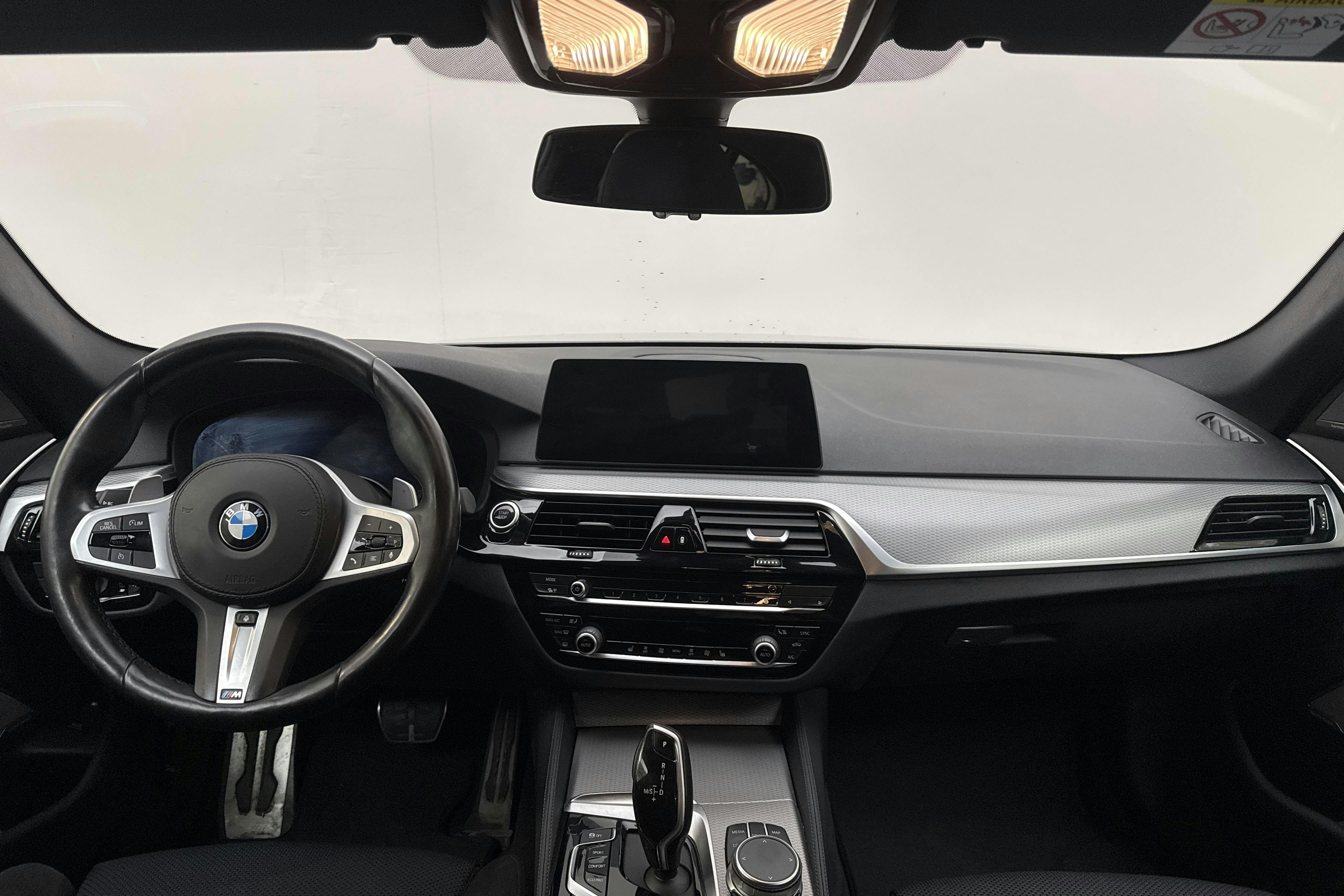BMW 530e iPerformance Sedan, G30 12kWh (252hk) - 7 080 mil - Automat - grå - 2020