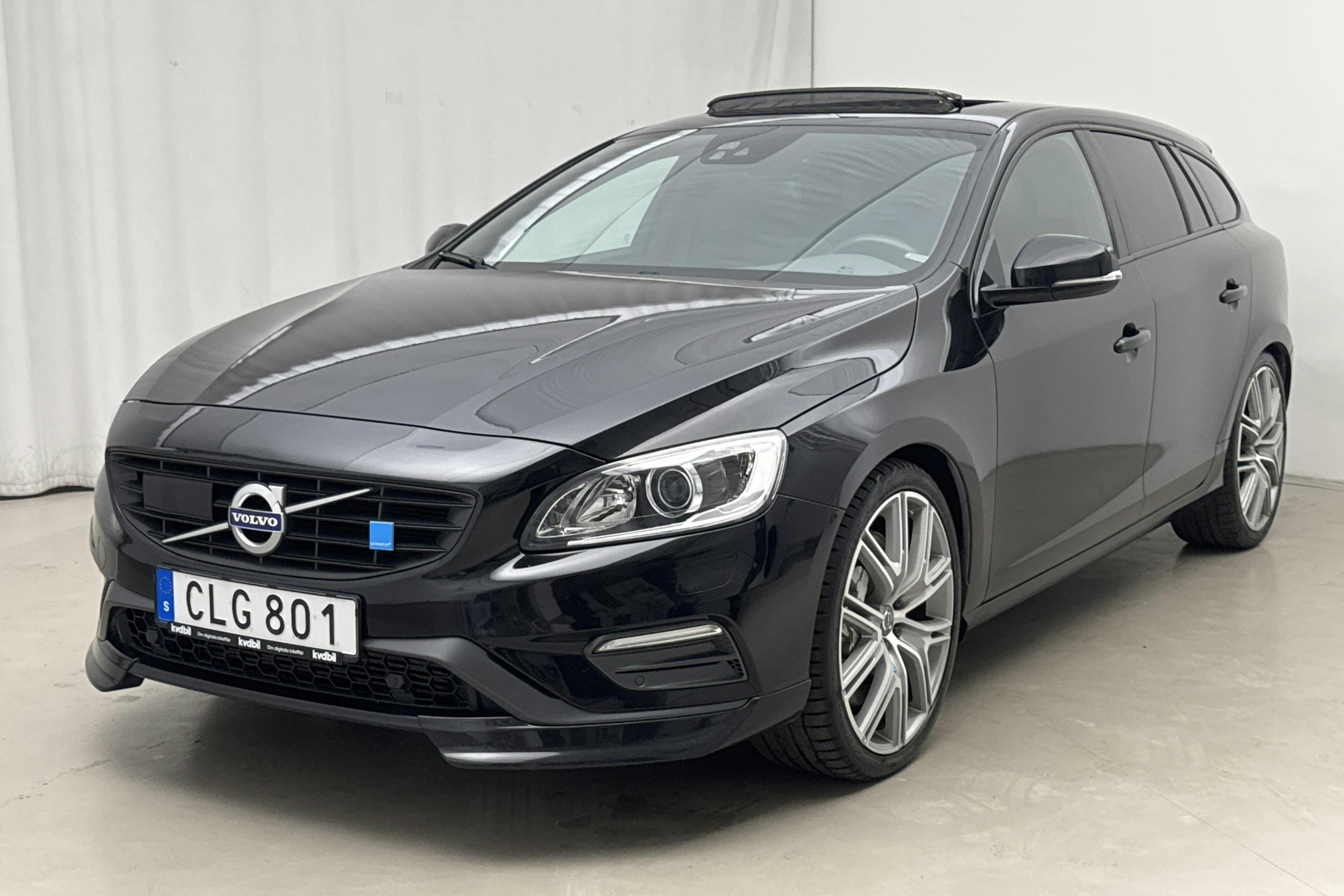 Volvo V60 T6 AWD (367hk) - 5 020 mil - Automat - svart - 2017