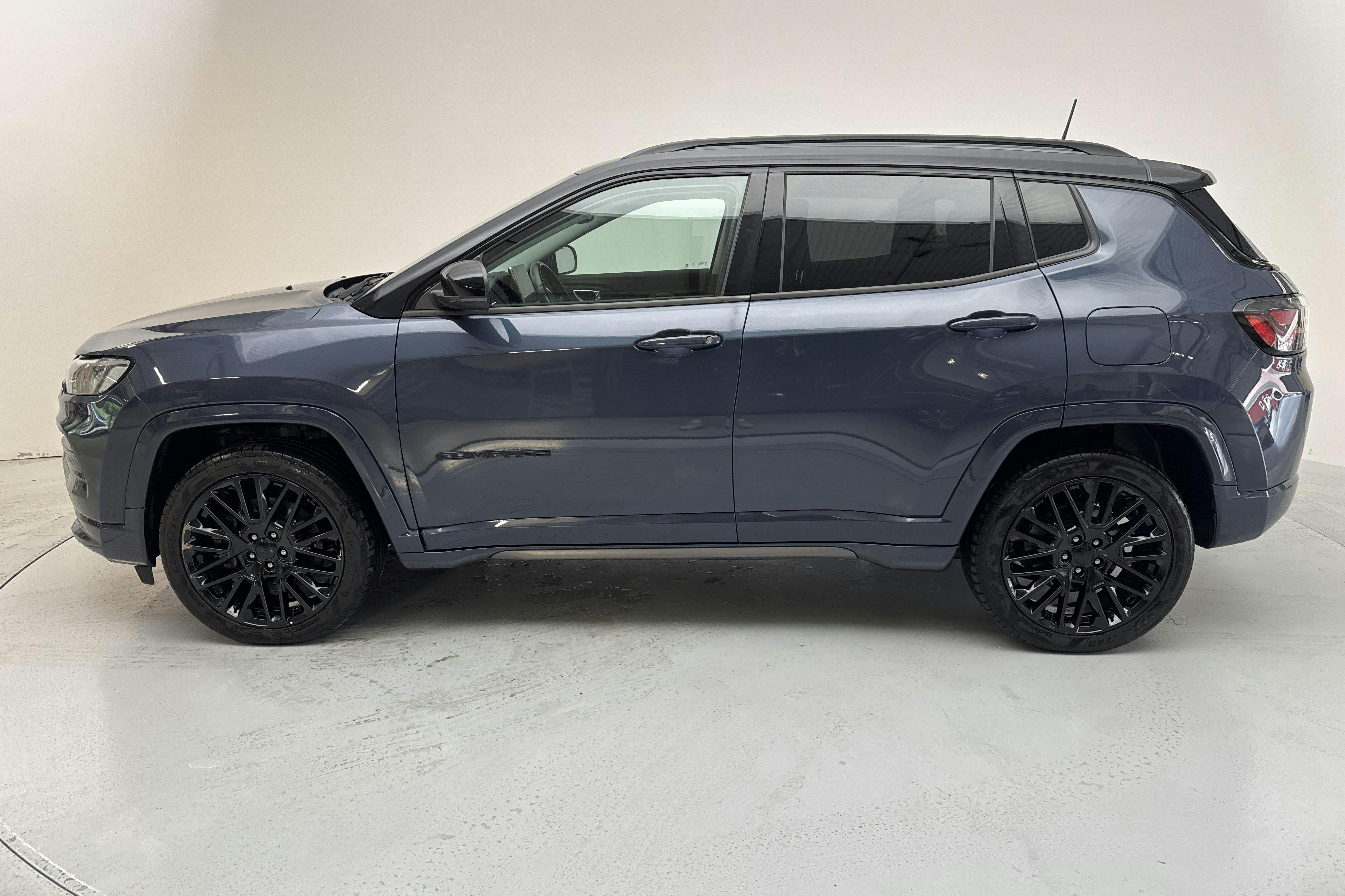 Presentation photo 2 of 16: Jeep Compass 1.3 PHEV 4WD (240hk) - 47 080 km - Automatic - blue - 2022