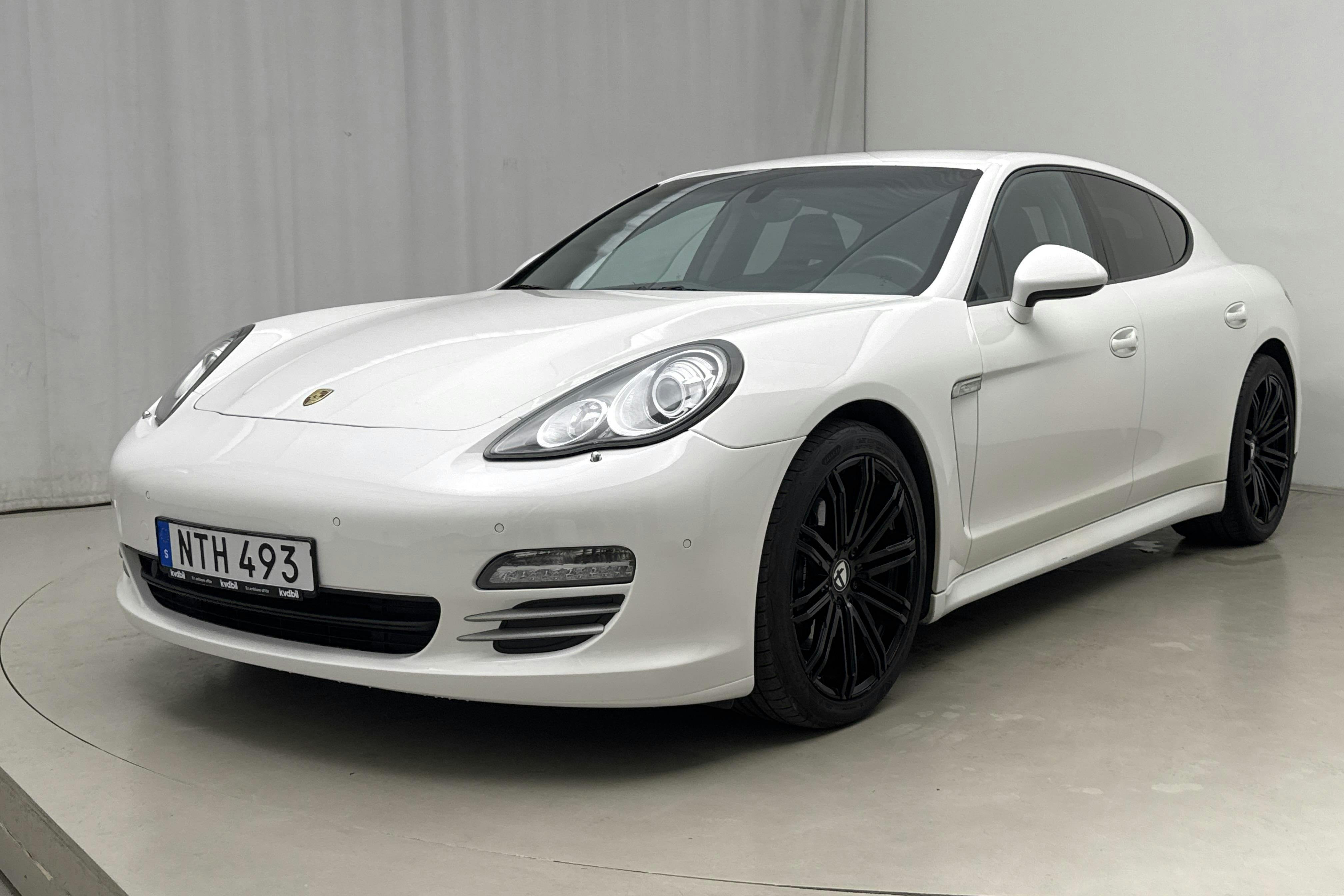 Porsche Panamera 4 (300hk) - 142 220 km - Automatic - white - 2011