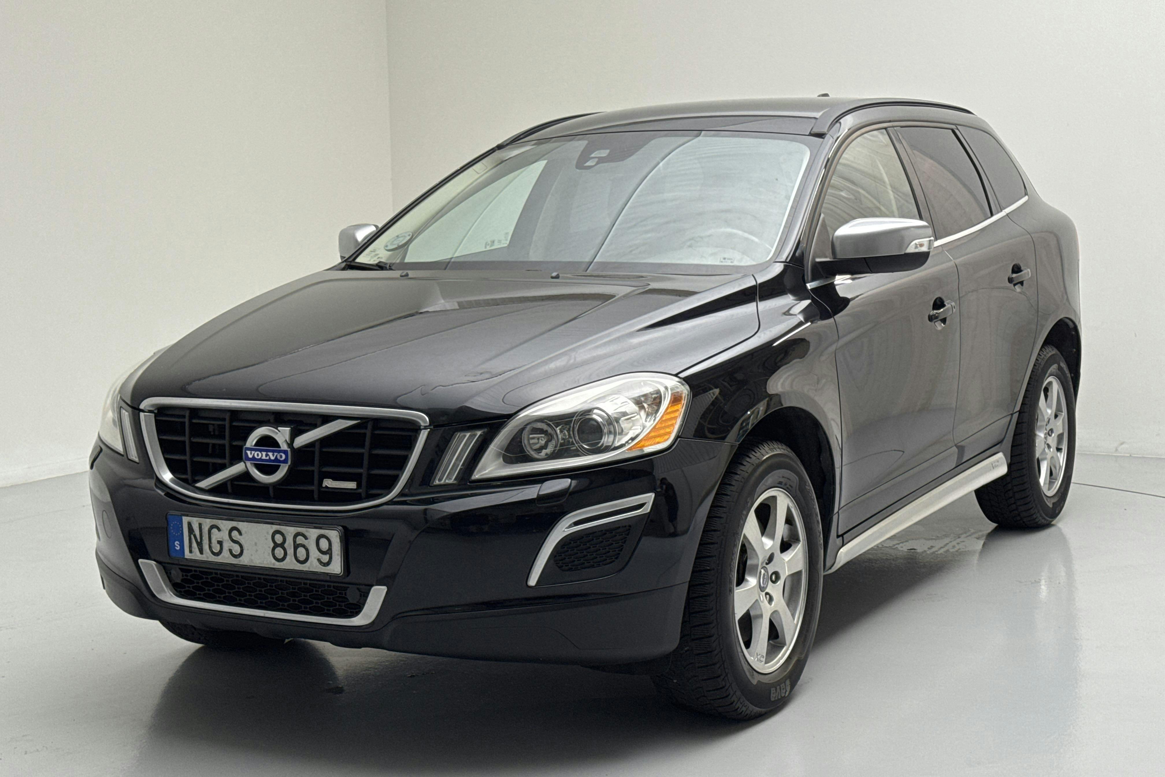 Volvo XC60 D4 2WD (163hk) - 25 177 mil - Manuell - svart - 2013