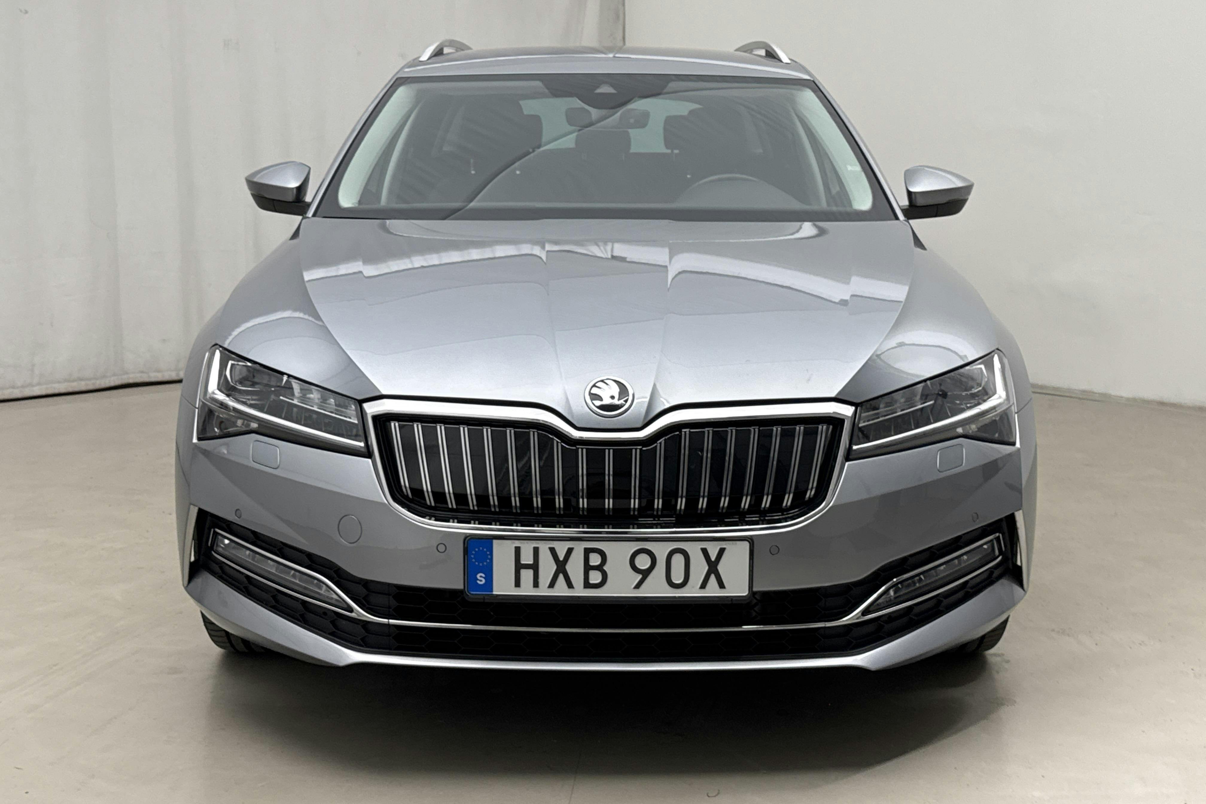 Skoda Superb 1.4 TSI PHEV Kombi (218hk) - 9 830 mil - Automat - grå - 2021