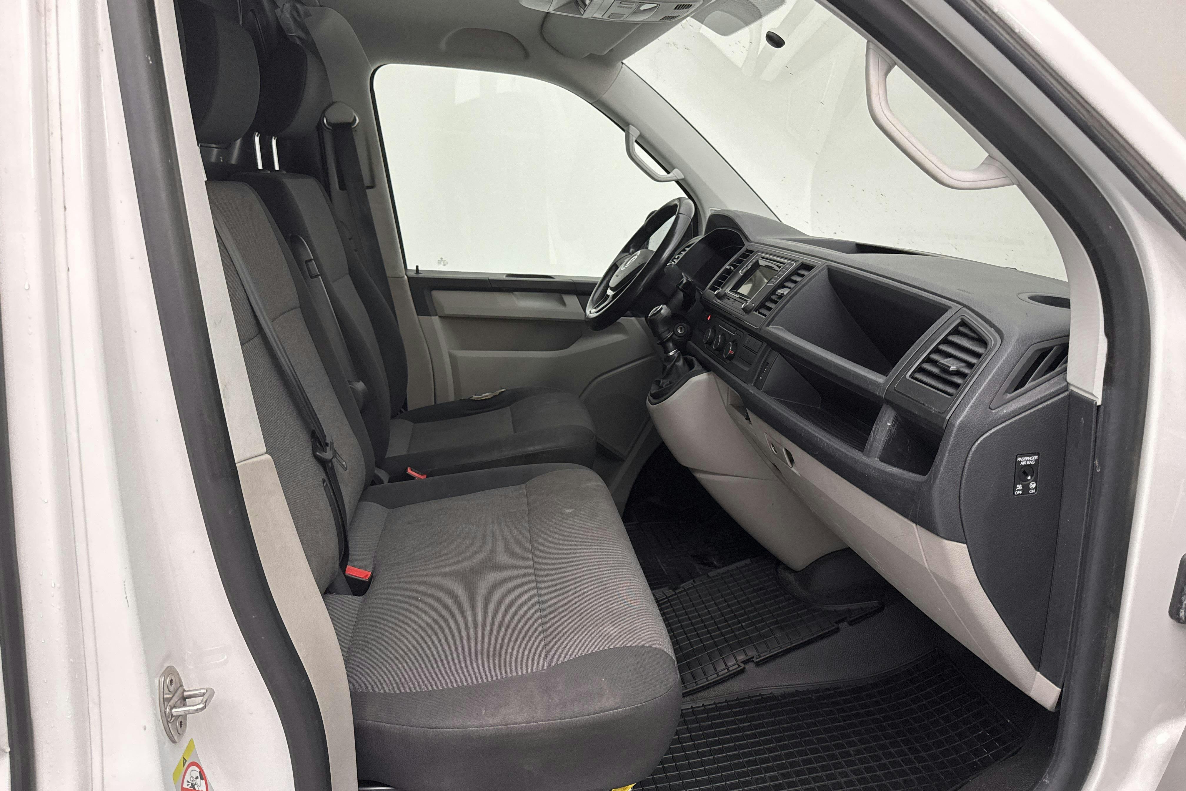 VW Transporter T6 2.0 TDI BMT Skåp (102hk) - 19 779 mil - Manuell - vit - 2019