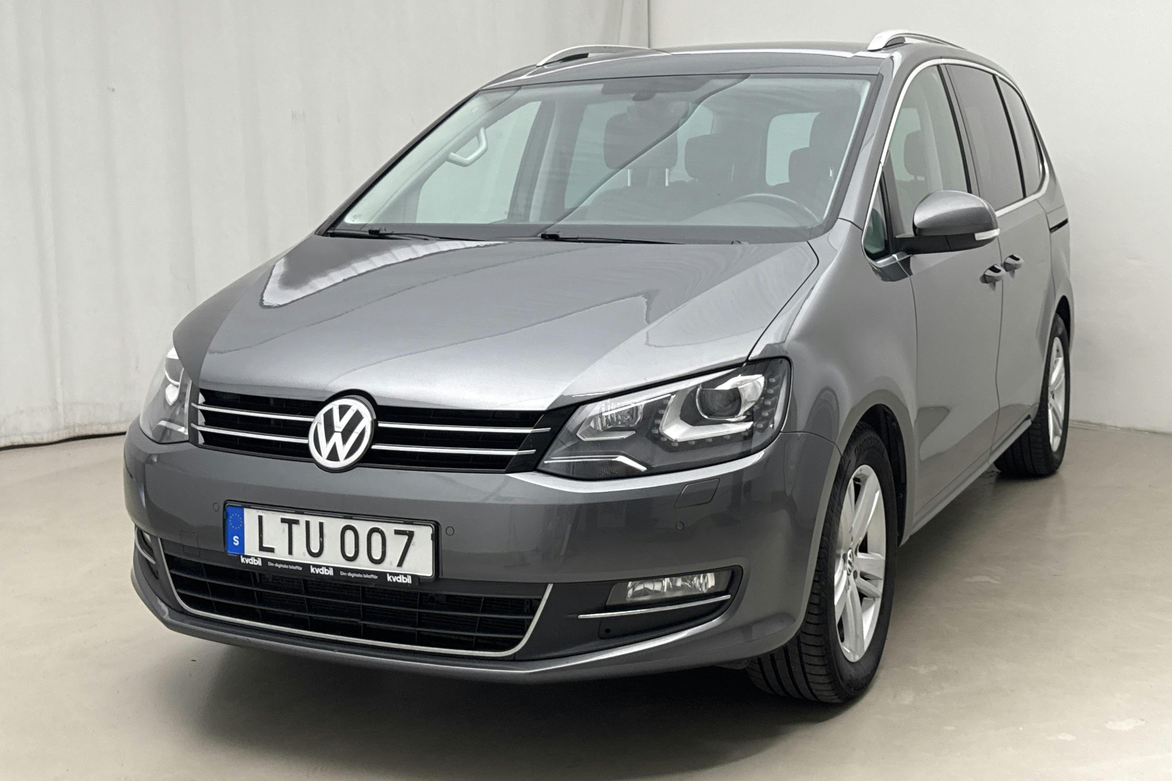 Presentation photo 1 of 19: VW Sharan 2.0 TDI 4Motion (184hk) - 198 560 km - Automatic - Dark Grey - 2017