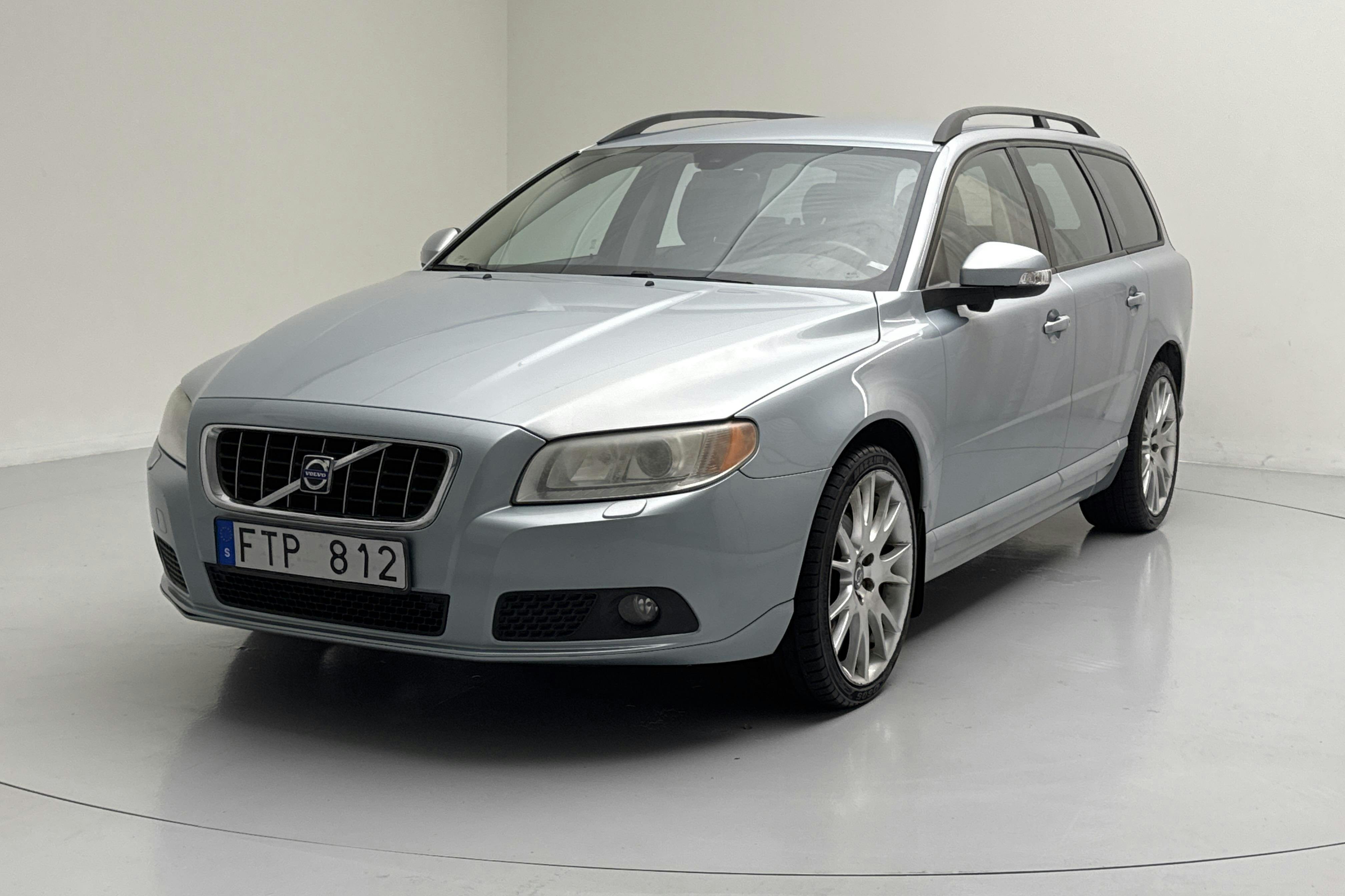 Volvo V70 II 2.5T (200hk) - 16 162 mil - Manuell - Light Blue - 2008