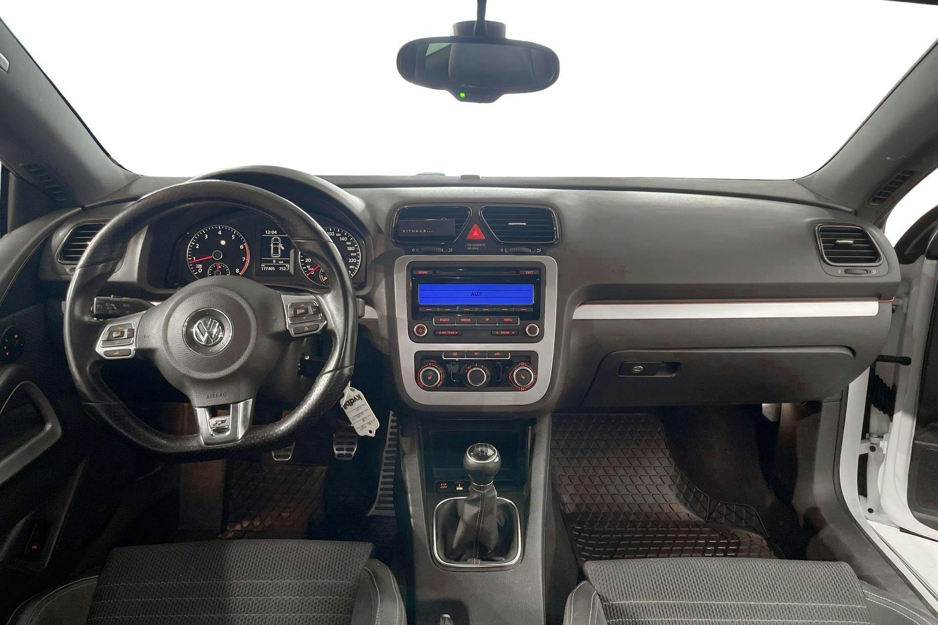 VW Scirocco 1.4 TSI (160hk) - 17 740 mil - Manuell - vit - 2010