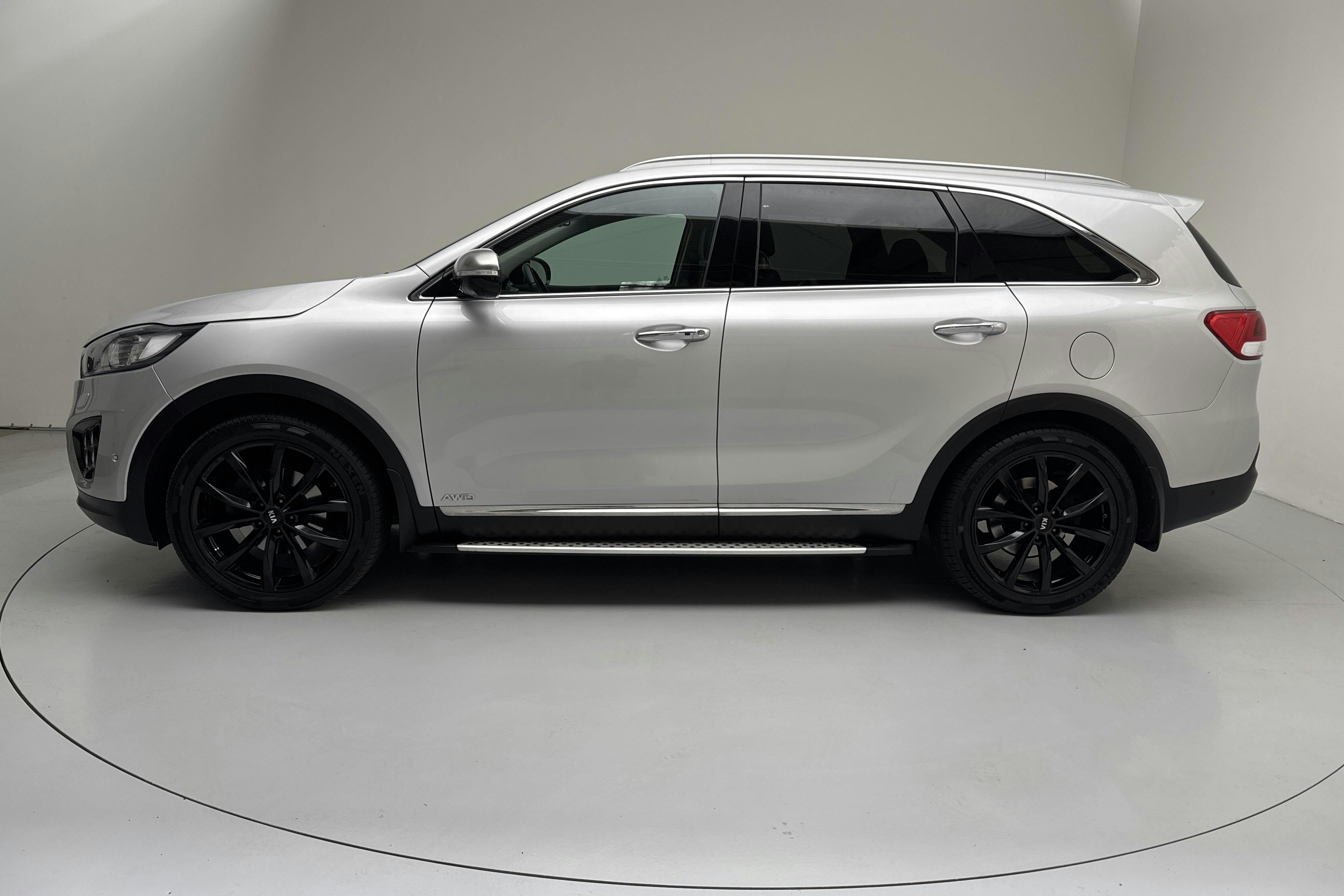 Presentationsfoto 2 av 18: KIA Sorento 2.2 CRDi (200hk) - 8 388 mil - Automat - grå - 2017