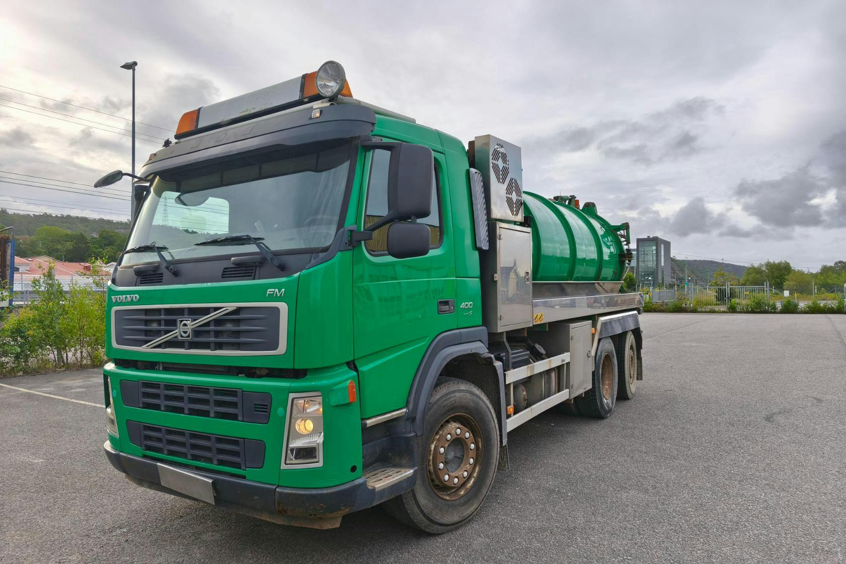 VOLVO FM 400 6X2 Slambil - 360 108 km - Automat - grön - 2007