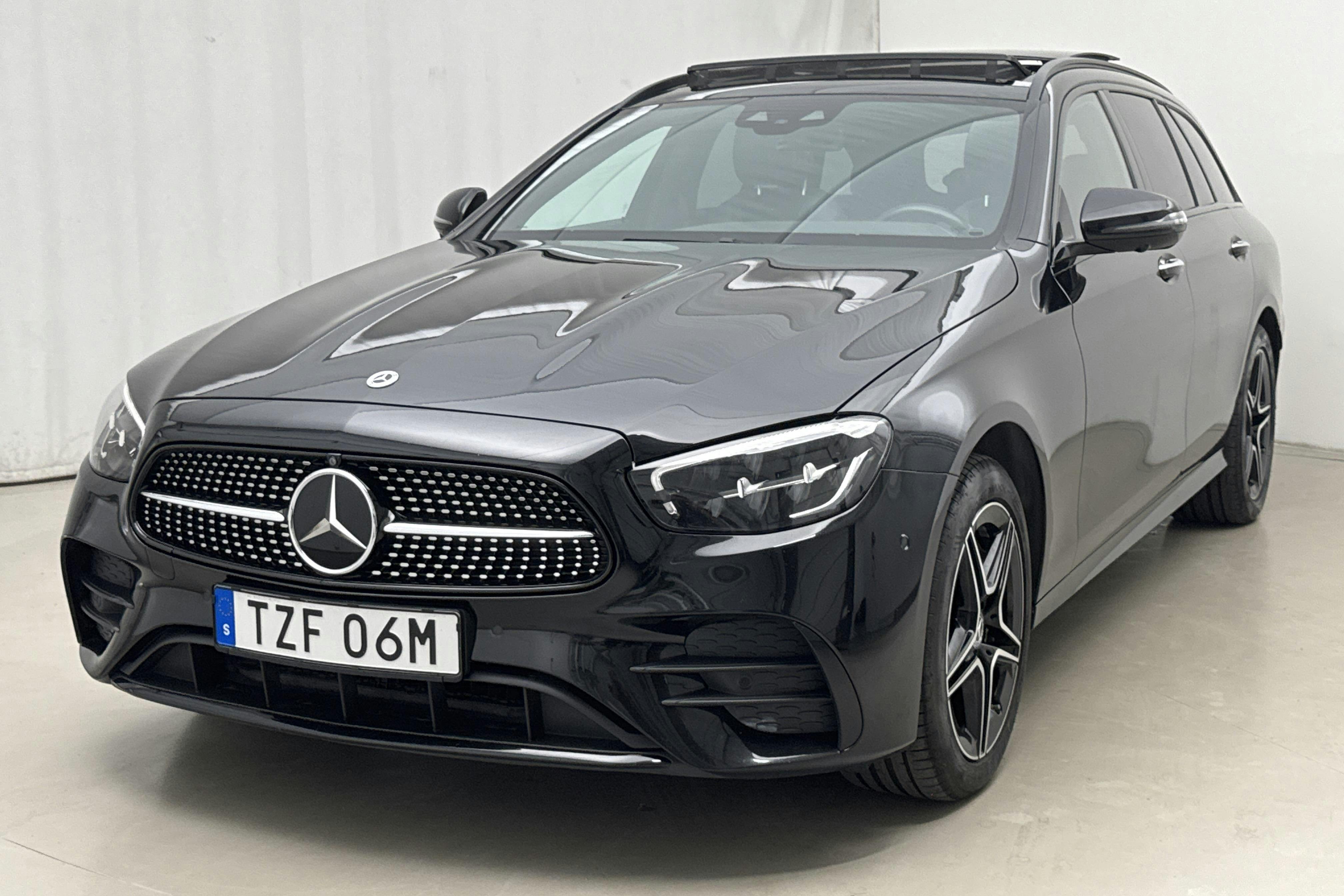 Mercedes E 300 de Kombi 4MATIC S213 (306hk) - 73 530 km - Automatic - black - 2022