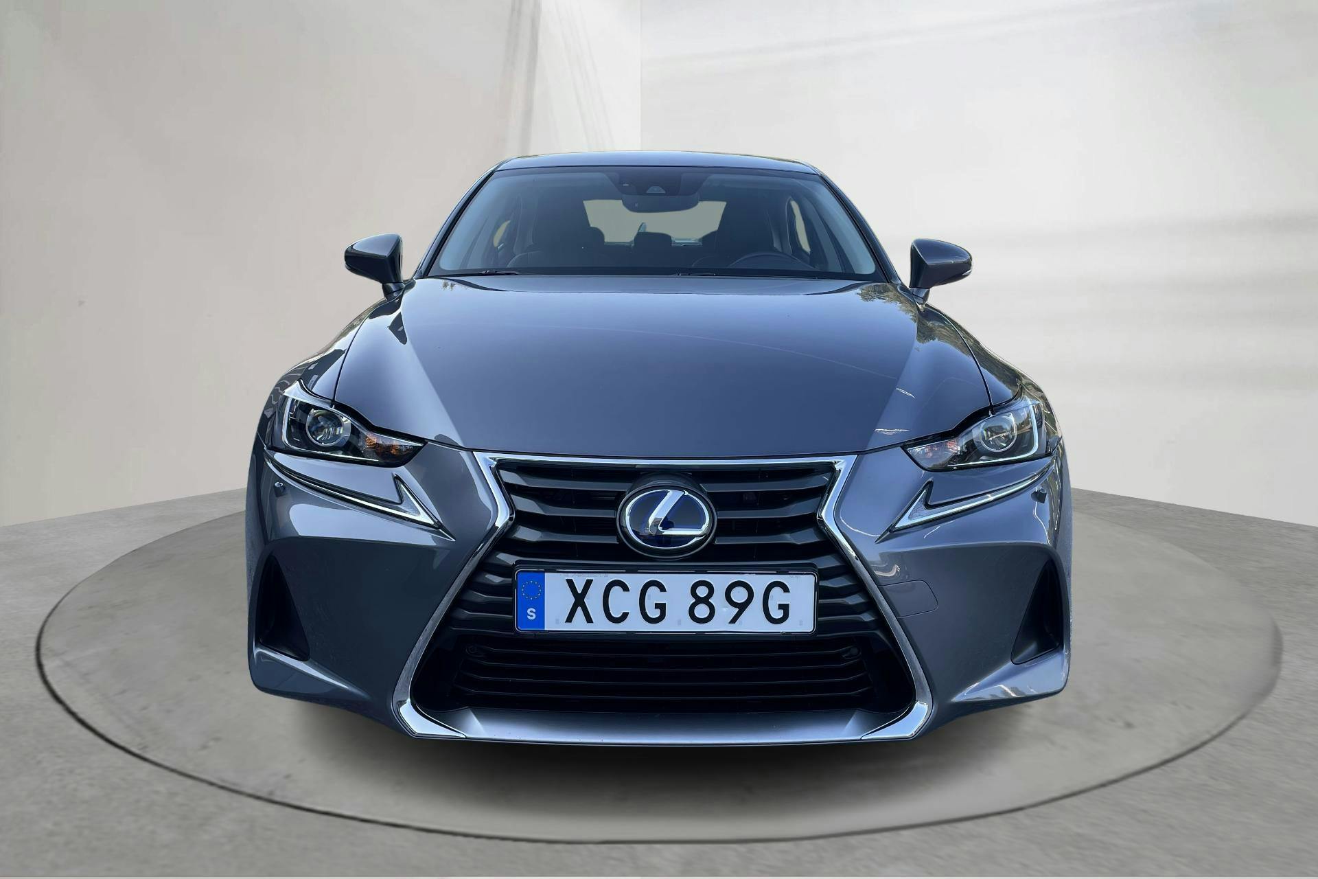 Lexus IS 300h (181hk) - 8 189 mil - Automat - grå - 2019
