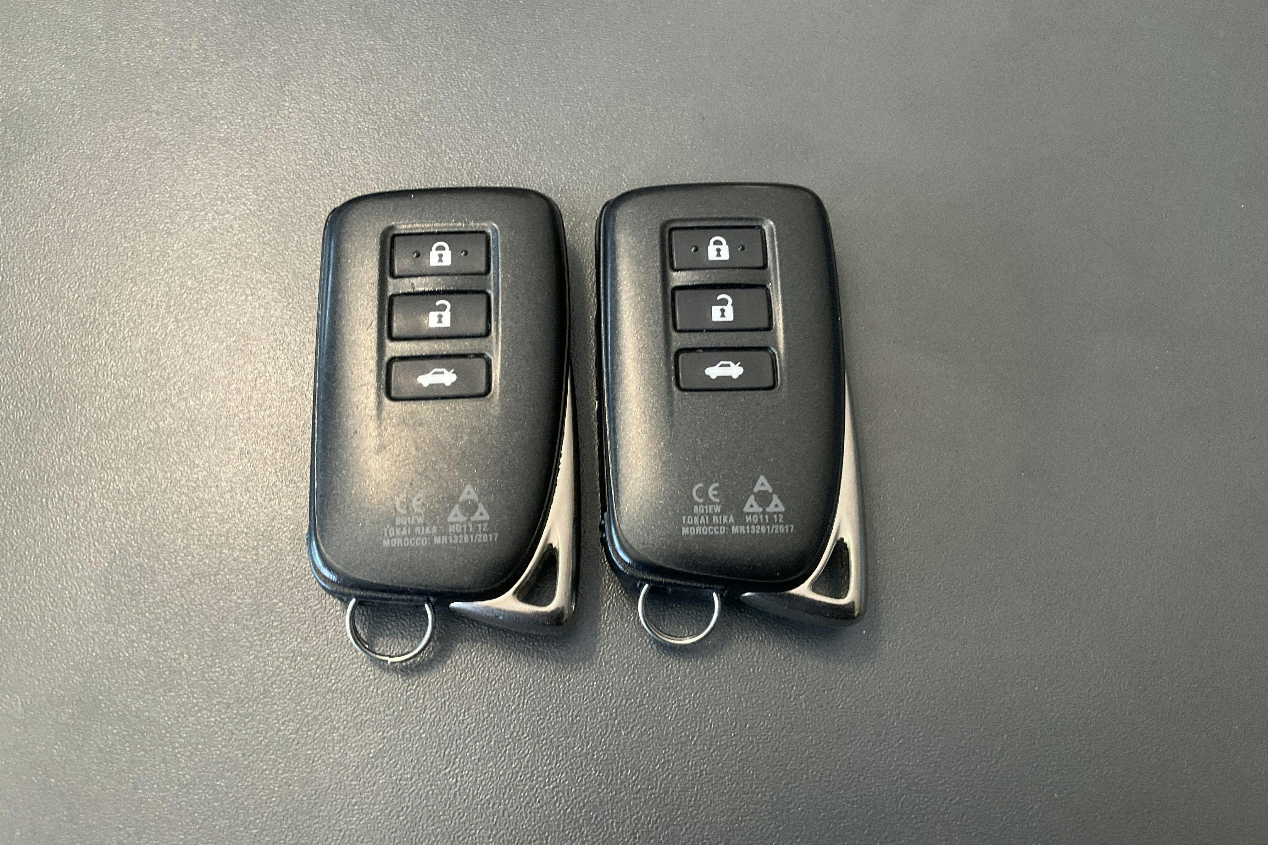 Presentationsfoto 19 av 19: Lexus IS 300h (181hk) - 8 189 mil - Automat - grå - 2019