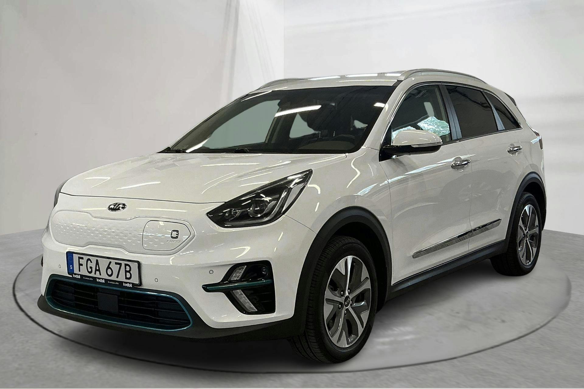 KIA e-Niro 64 kWh (204hk) - 9 080 mil - Automat - vit - 2020