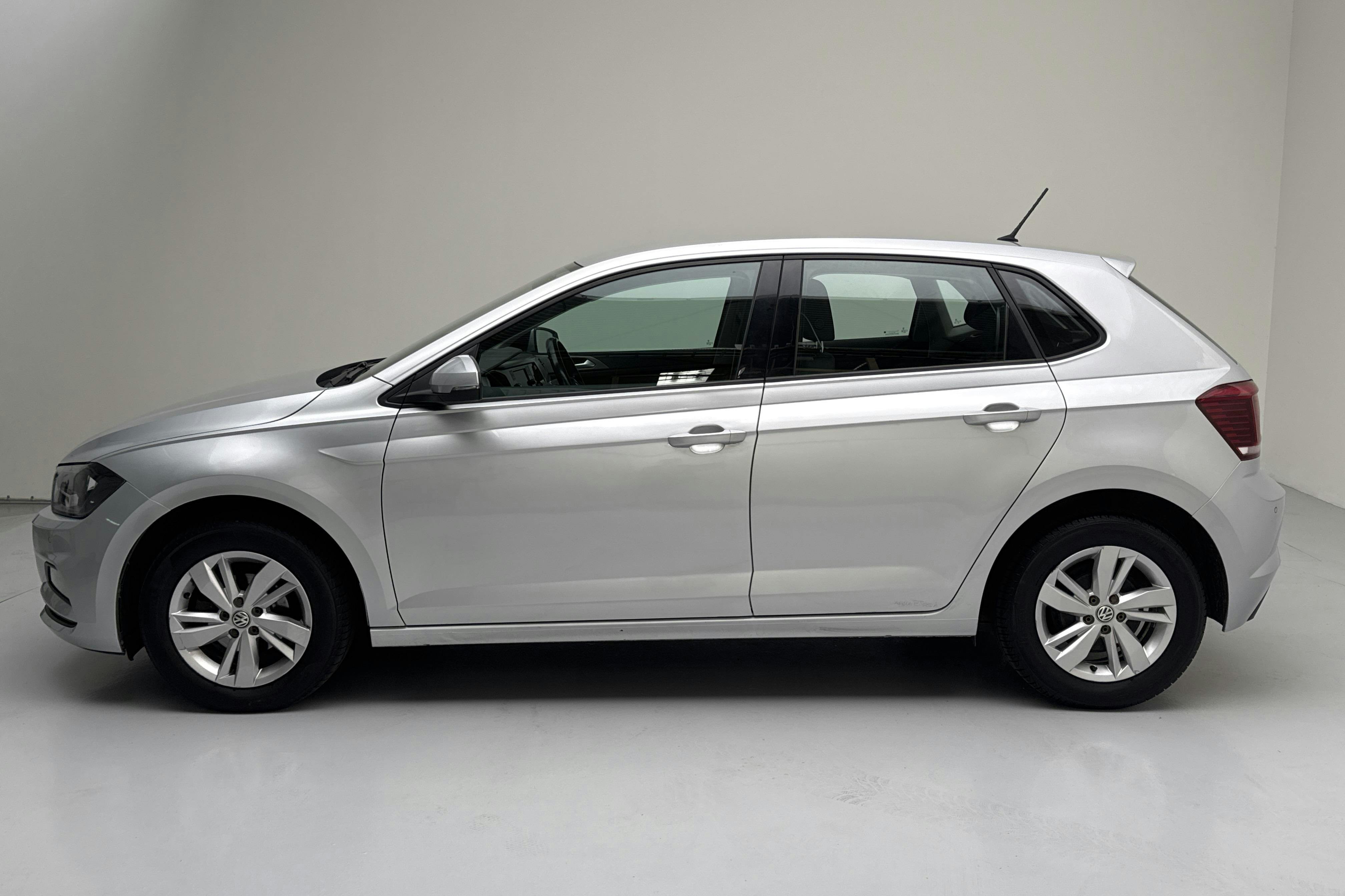 Presentation photo 2 of 12: VW Polo 1.0 TSI 5dr (95hk) - 81 340 km - Automatic - silver - 2020