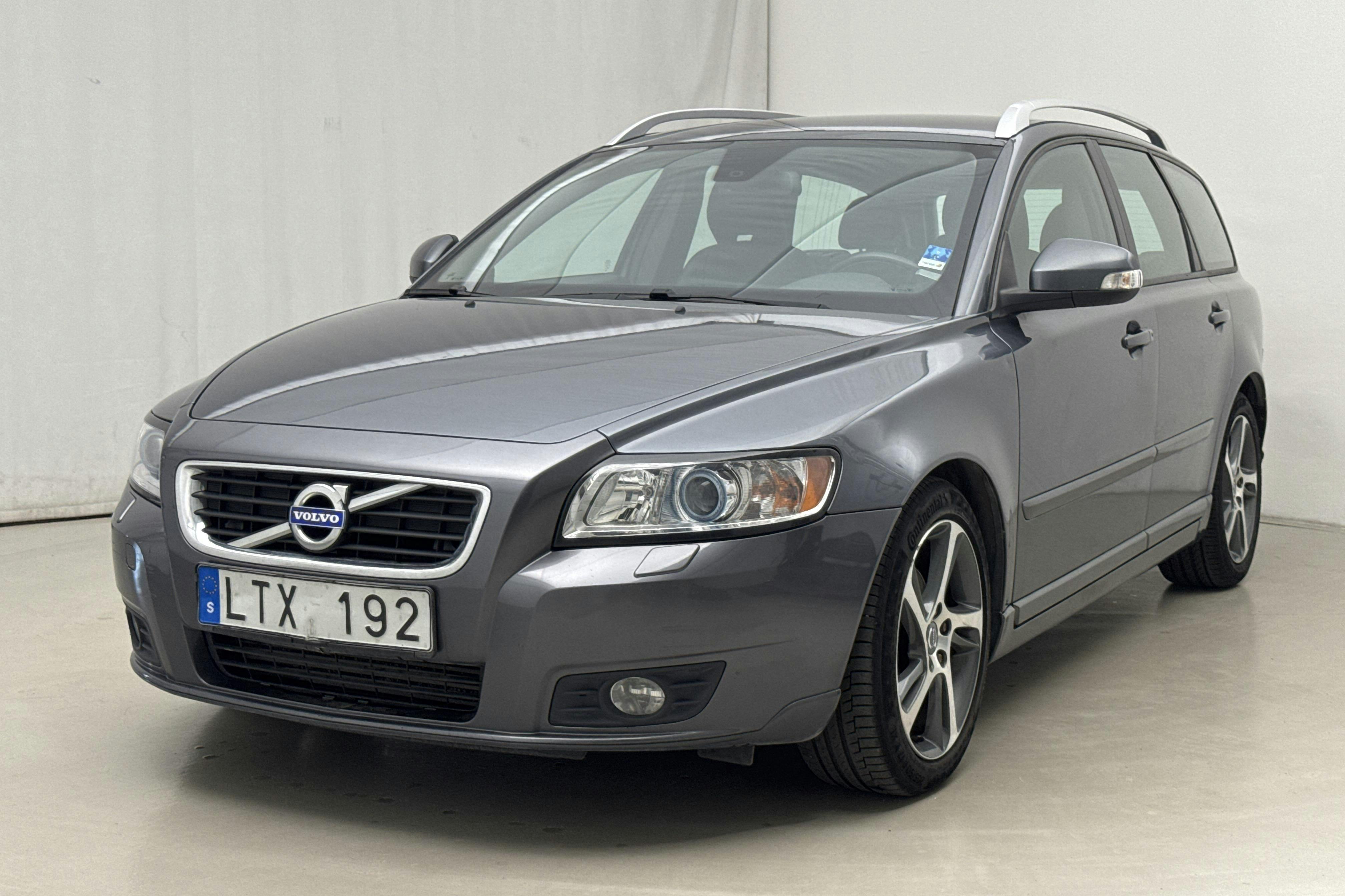 Volvo V50 1.6D DRIVe (115hk) - 19 143 mil - Manuell - grå - 2012