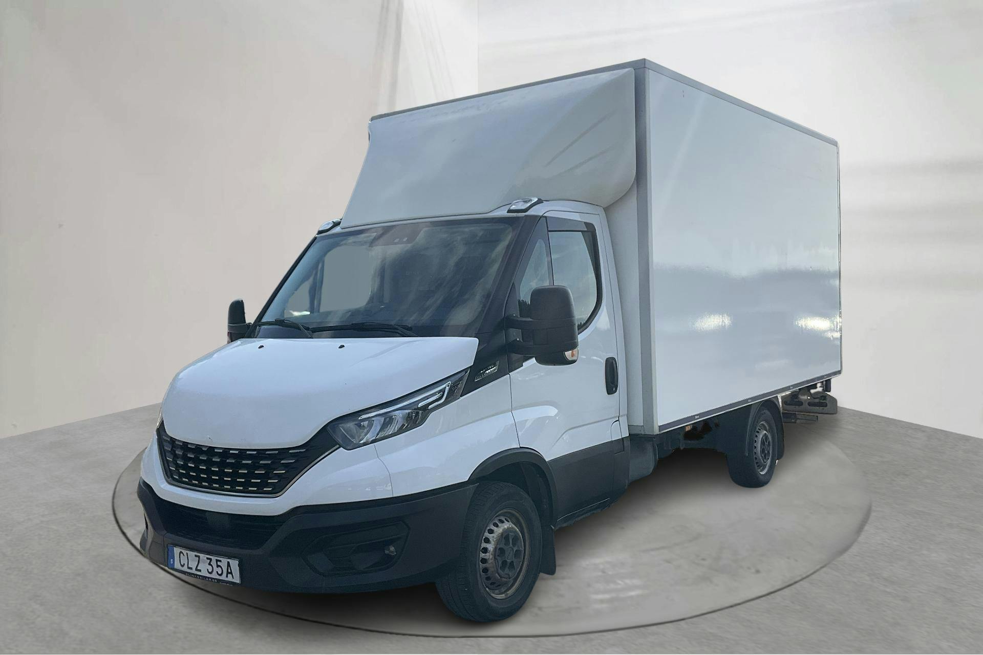 Iveco Daily 35 2.3 Volymskåp (156hk) - 17 498 mil - Automat - vit - 2020
