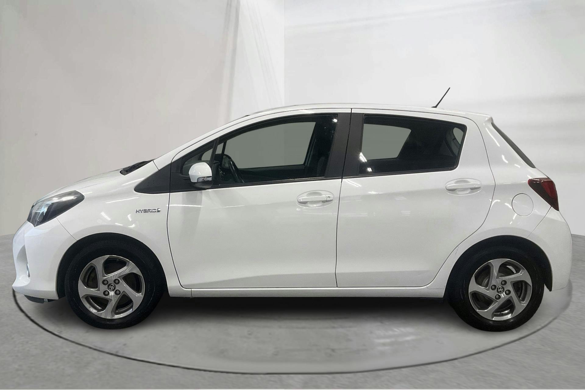 Presentation photo 2 of 14: Toyota Yaris 1.5 HSD 5dr (75hk) - 76 590 km - Automatic - white - 2016