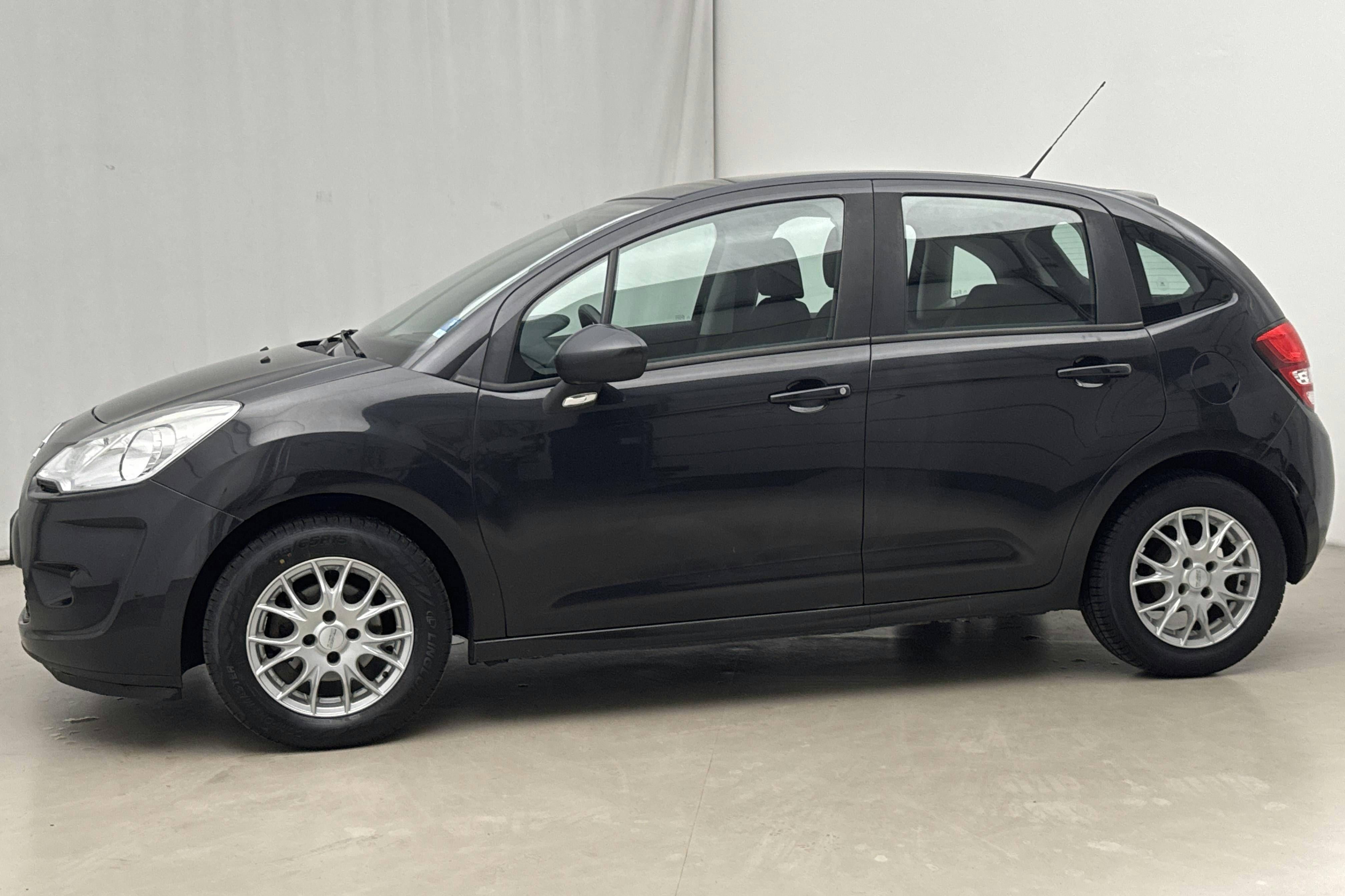 Presentation photo 2 of 15: Citroën C3 1.6 HDi (90hk) - 151 280 km - Manual - black - 2010