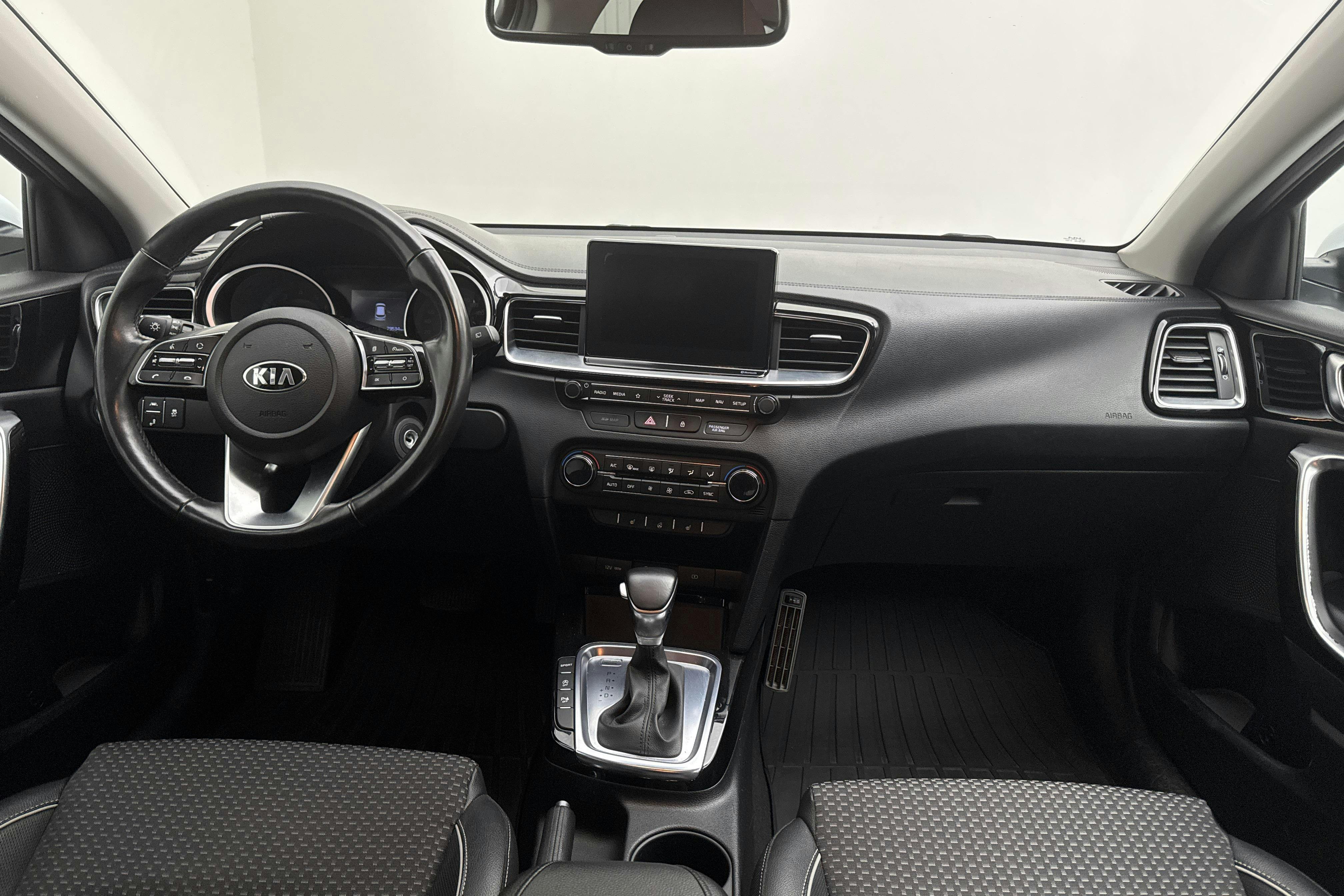 KIA Ceed 1.4 T-GDi SW (140hk) - 7 953 mil - Automat - vit - 2019