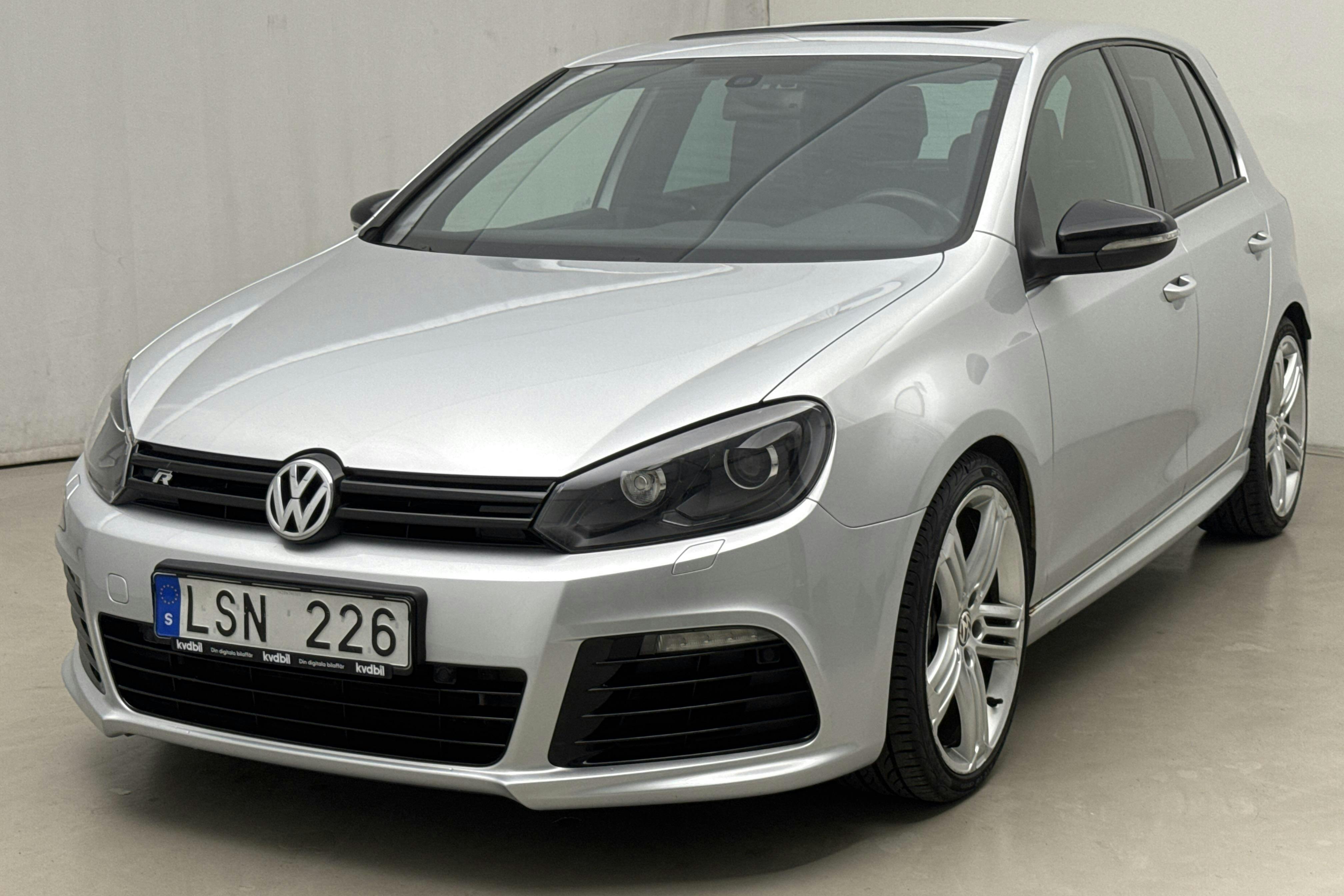 VW Golf VI R 4-MOTION 5dr (270hk) - 127 920 km - Automaatne - hõbe - 2011