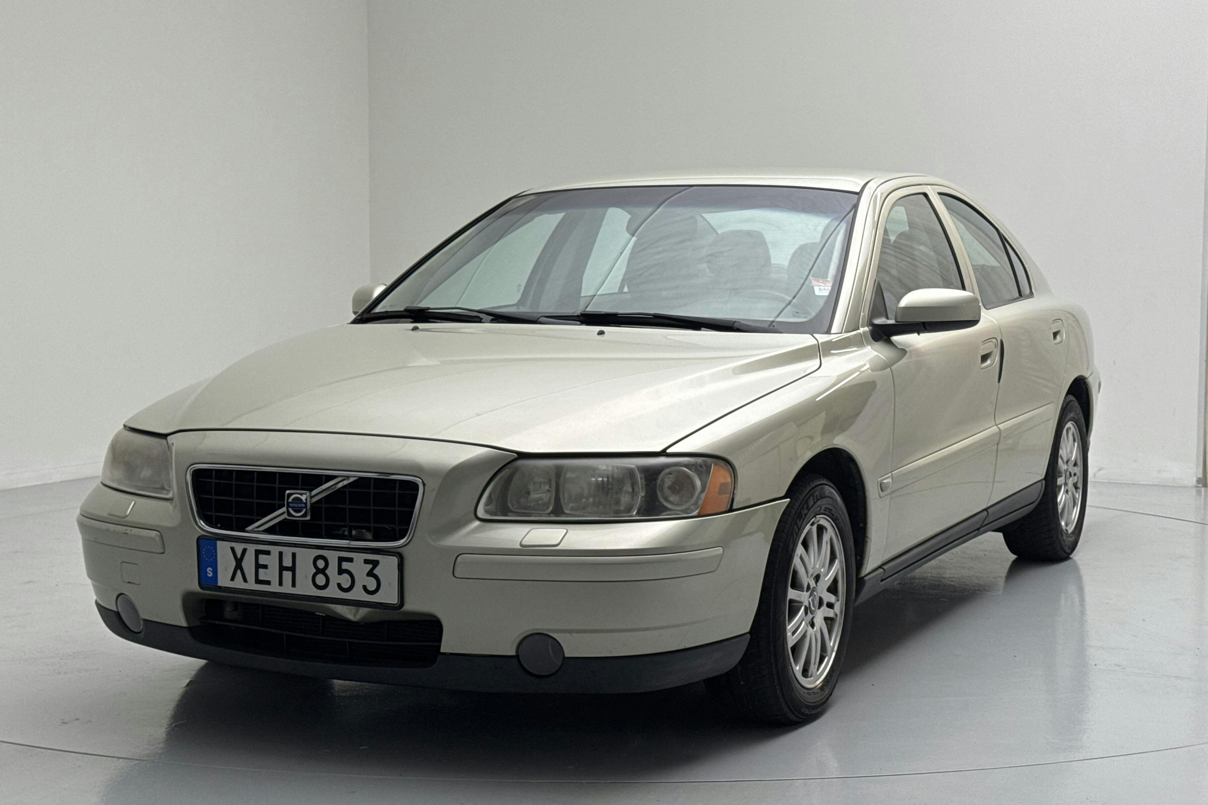 Volvo S60 2.4 (140hk) - 17 097 mil - Automat - Light Brown - 2006