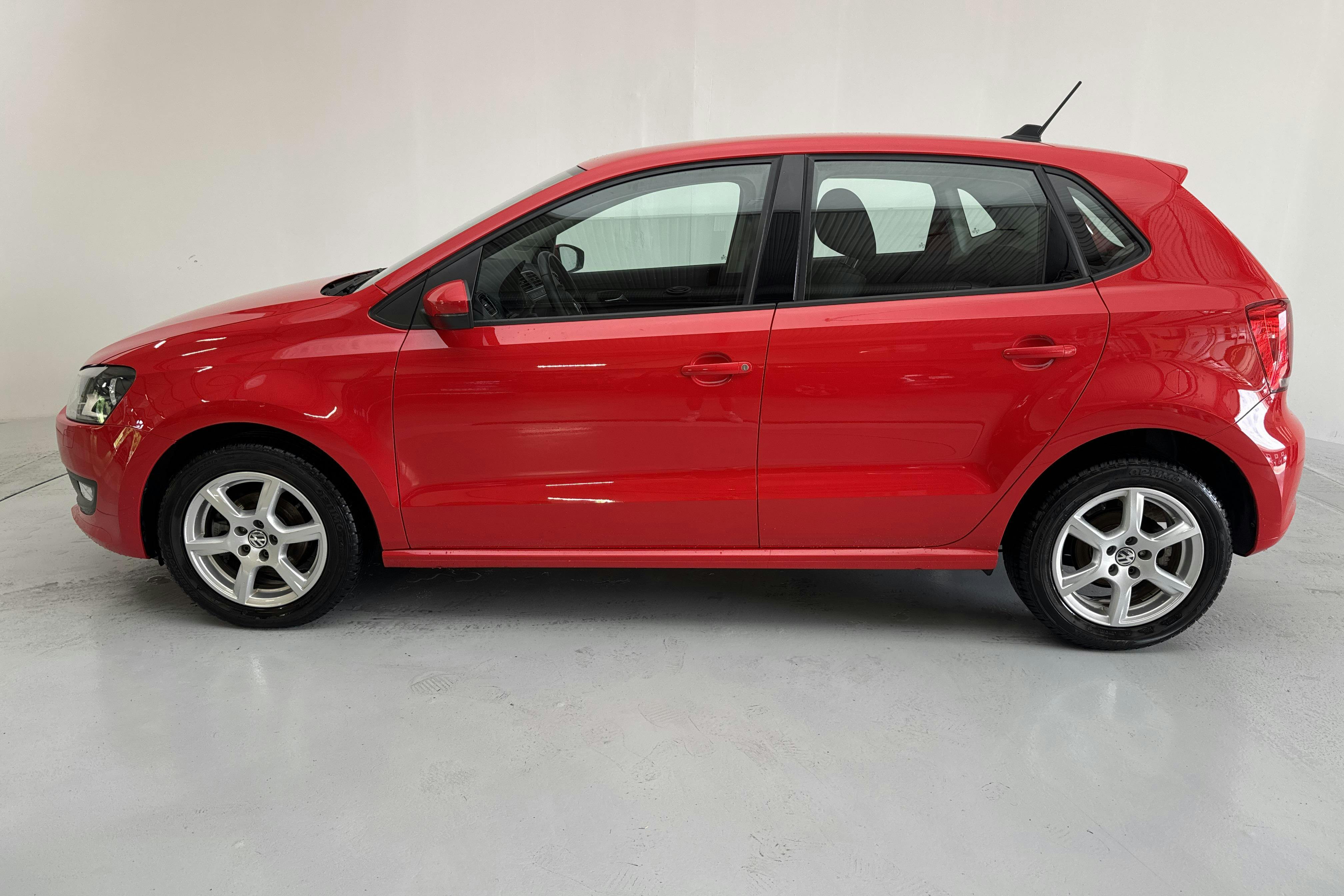 Presentation photo 2 of 12: VW Polo 1.4 5dr (85hk) - 37 510 km - Automatic - red - 2014
