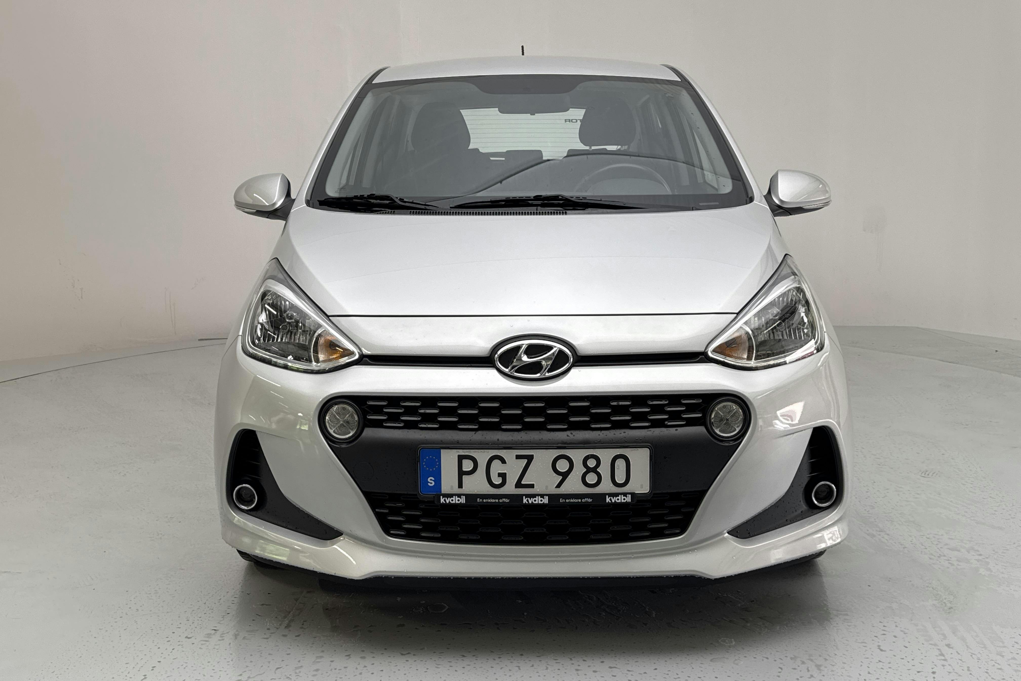 Hyundai i10 1.0 (66hk) - 6 233 mil - Manuell - silver - 2017