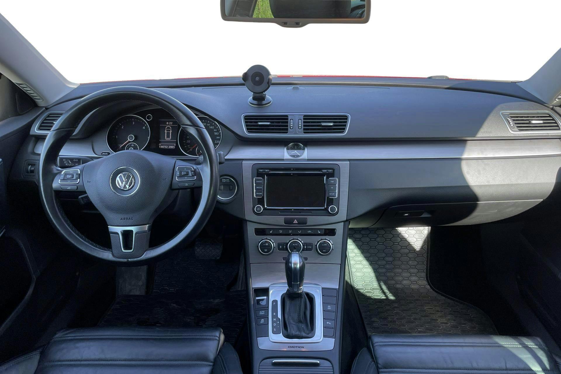 VW Passat 2.0 TDI BlueMotion Technology Variant 4Motion (177hk) - 14 471 mil - Automat - röd - 2014