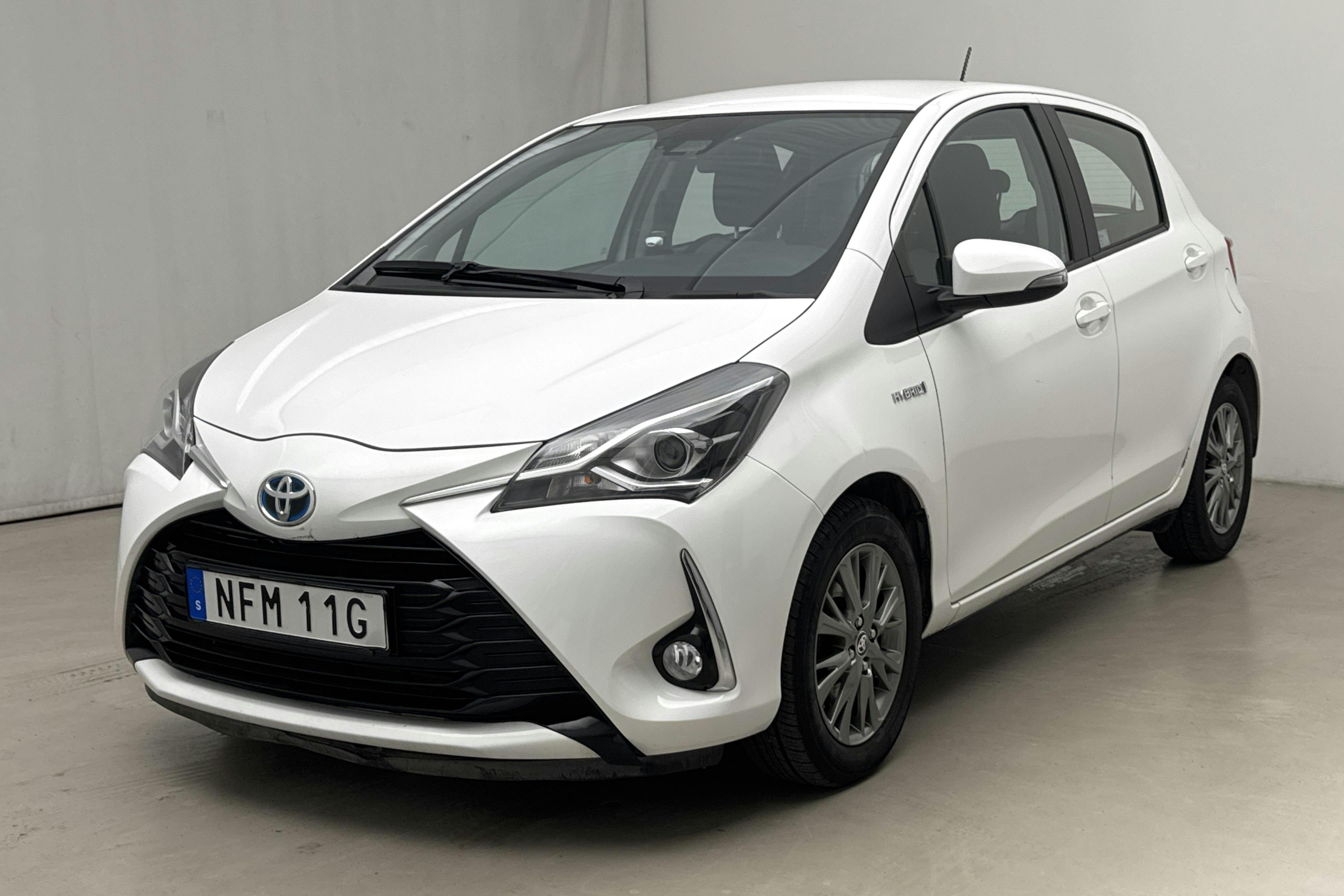 Toyota Yaris 1.5 Hybrid 5dr (101hk) - 4 569 mil - Automat - vit - 2019