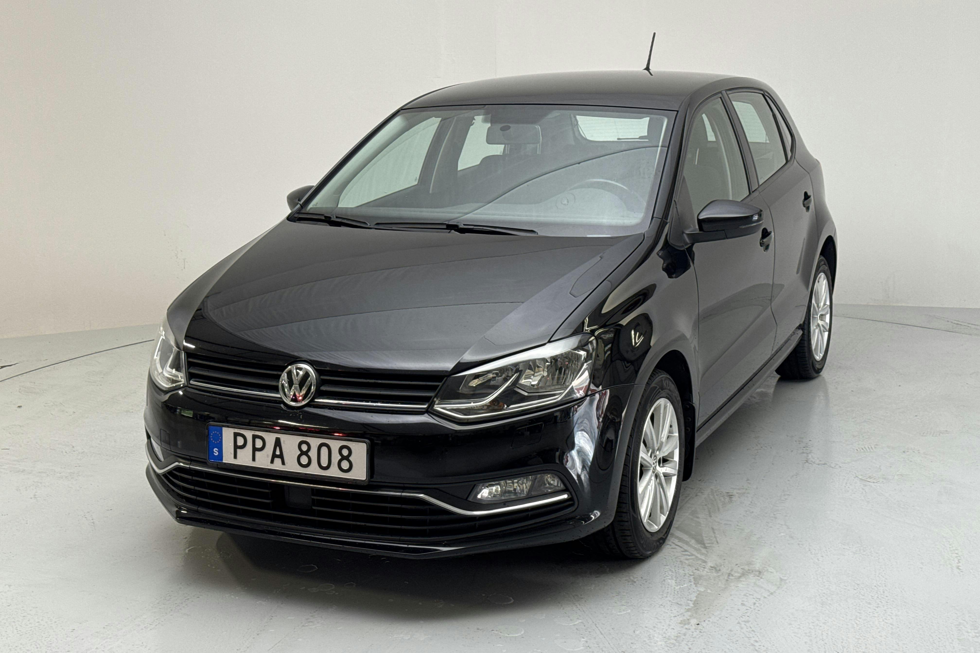 Presentation photo 1 of 12: VW Polo 1.2 TSI 5dr (90hk) - 96 150 km - Manual - black - 2016