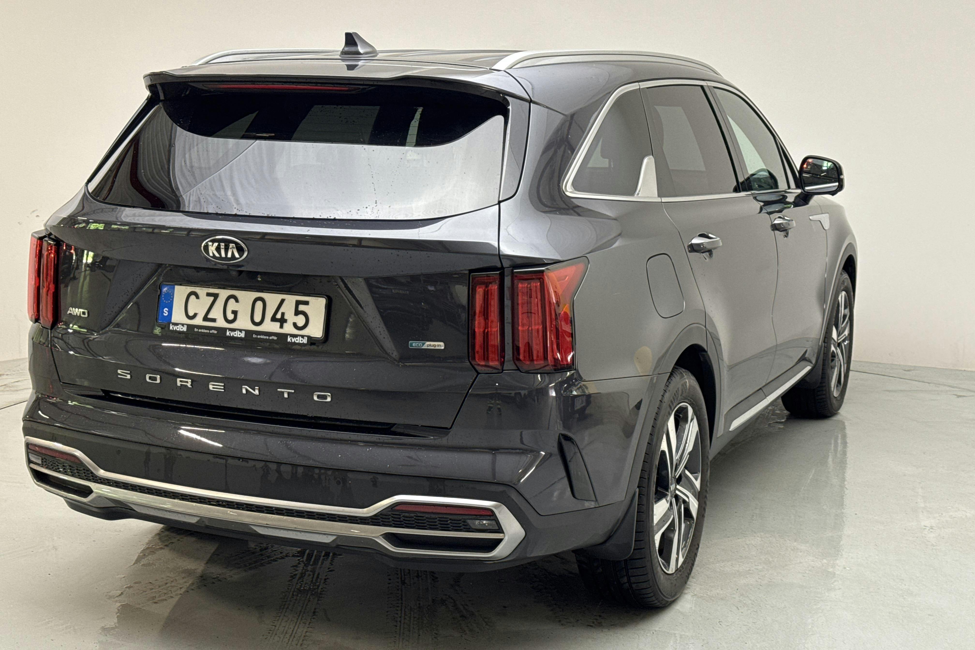 KIA Sorento 1.6 T-GDi Plug-in Hybrid AWD (265hk) - 7 359 mil - Automat - grå - 2021