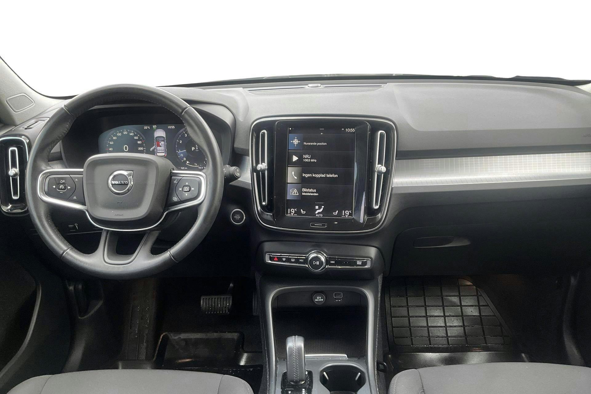 Volvo XC40 T3 2WD (163hk) - 7 825 mil - Automat - grå - 2021