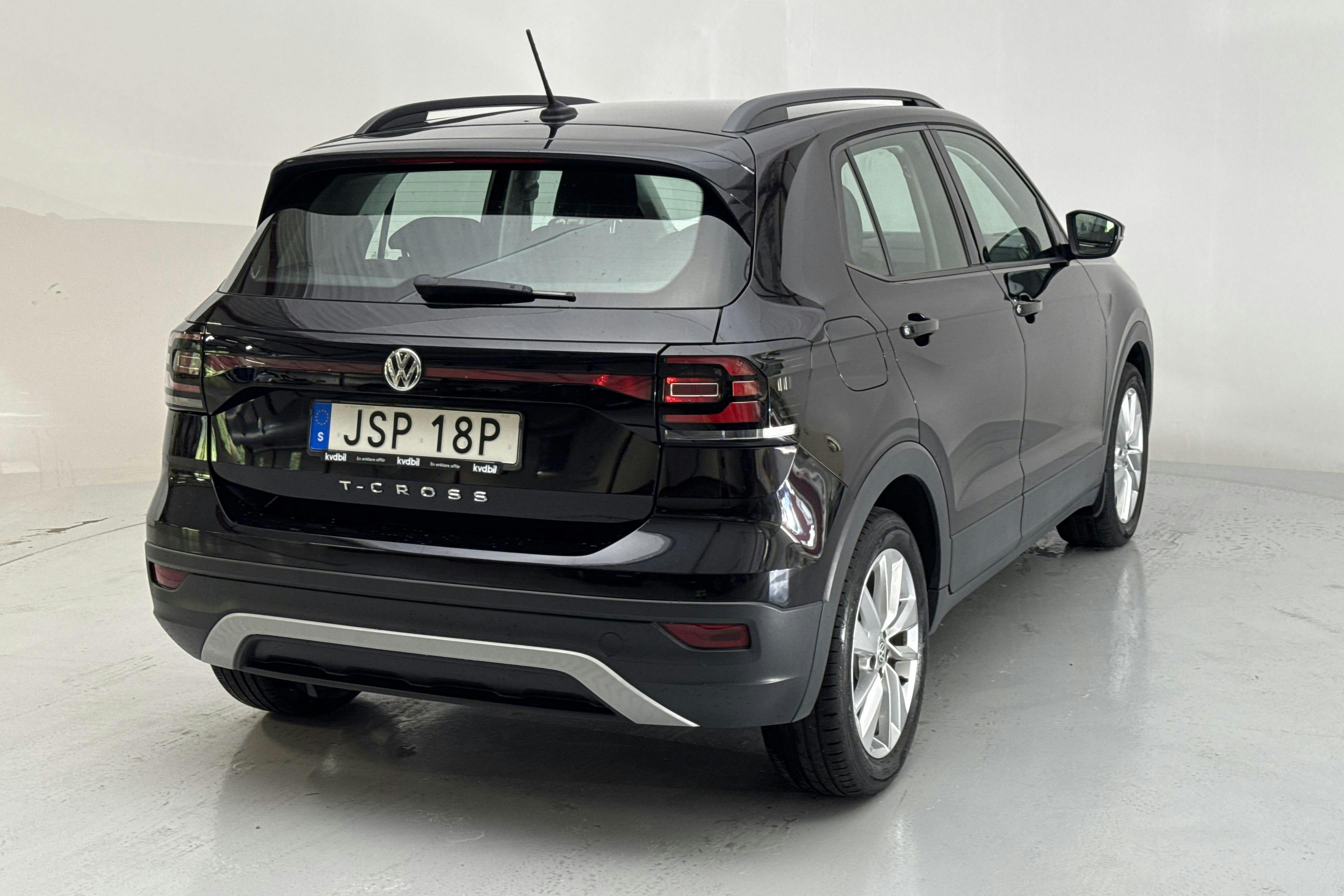VW T-Cross 1.0 TSI (95hk) - 10 948 mil - Manuell - svart - 2019