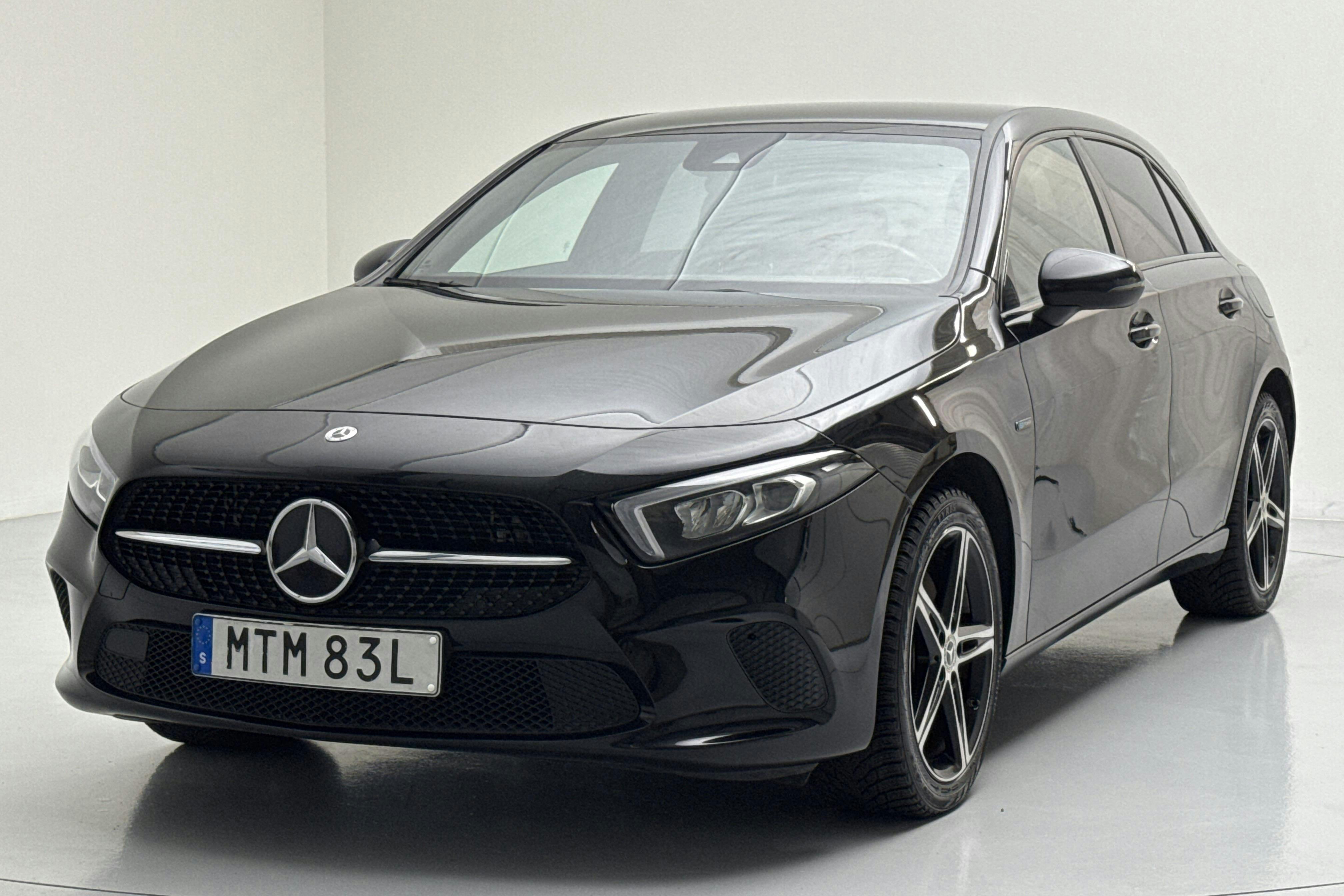 Mercedes A 250 e 5dr W177 (218hk) - 14 851 mil - Automat - svart - 2021
