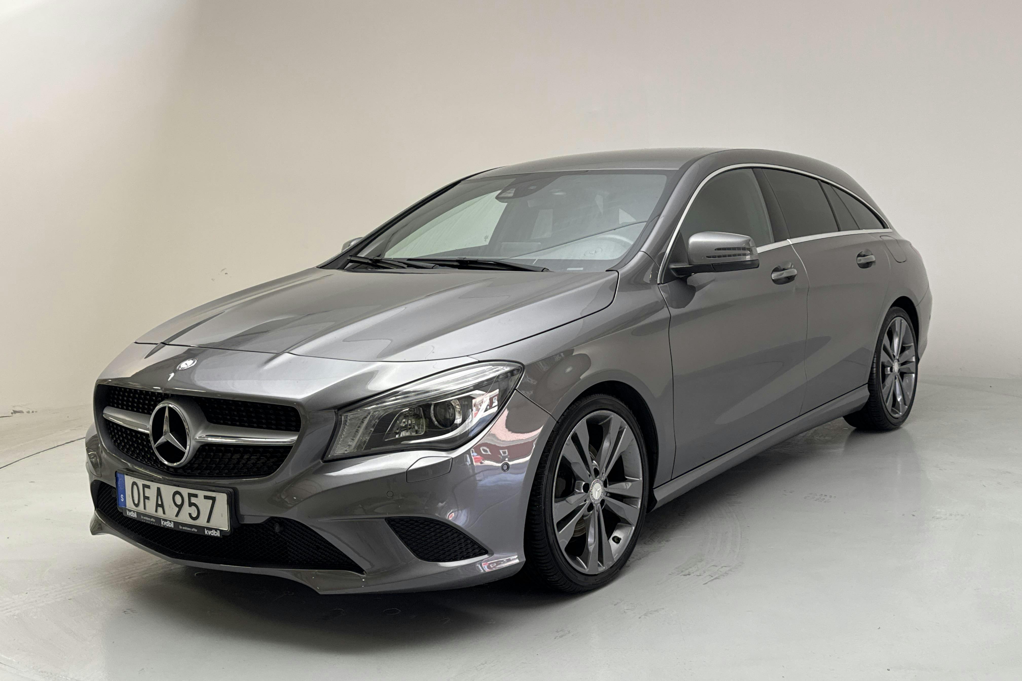 Mercedes CLA 220 d Shooting Brake X117 (177hk) - 17 365 mil - Automat - Dark Grey - 2016