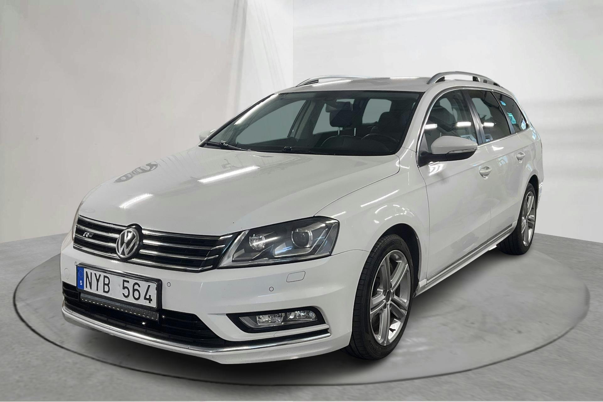Presentation photo 1 of 14: VW Passat 2.0 TDI BlueMotion Technology Variant 4Motion (177hk) - 187 640 km - Automatic - white - 2014
