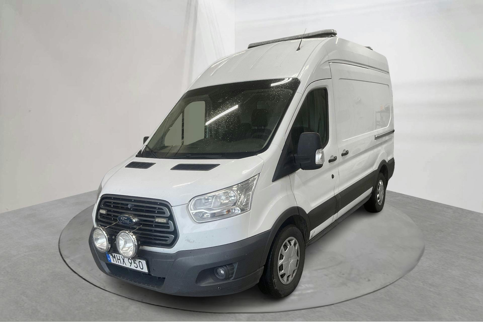 Presentation photo 1 of 18: Ford Transit 350 2.2 TDCi Skåp AWD (155hk) - 128 460 km - Manual - white - 2016
