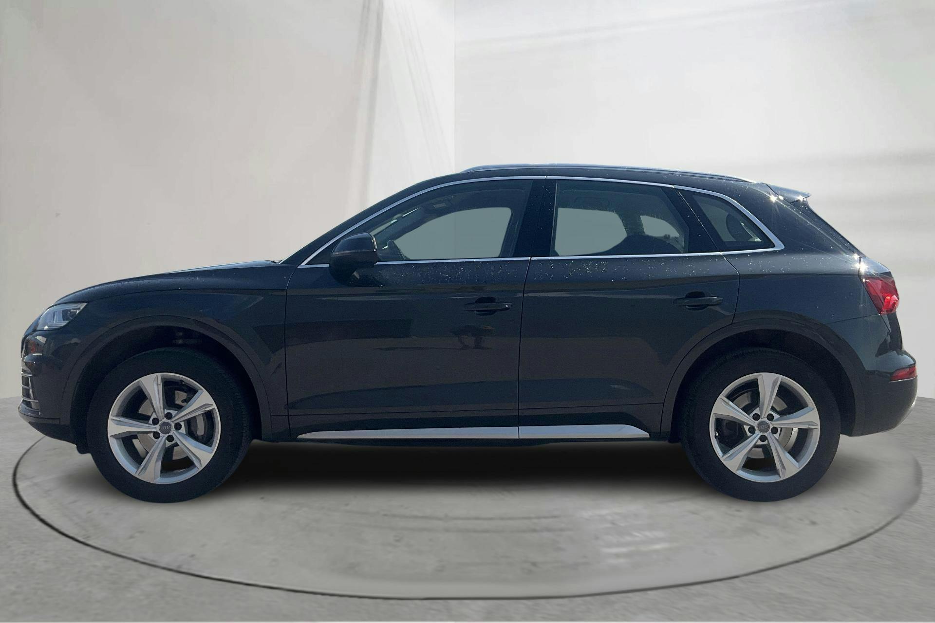Presentationsfoto 2 av 20: Audi Q5 2.0 TDI quattro (190hk) - 15 505 mil - Automat - grå - 2017