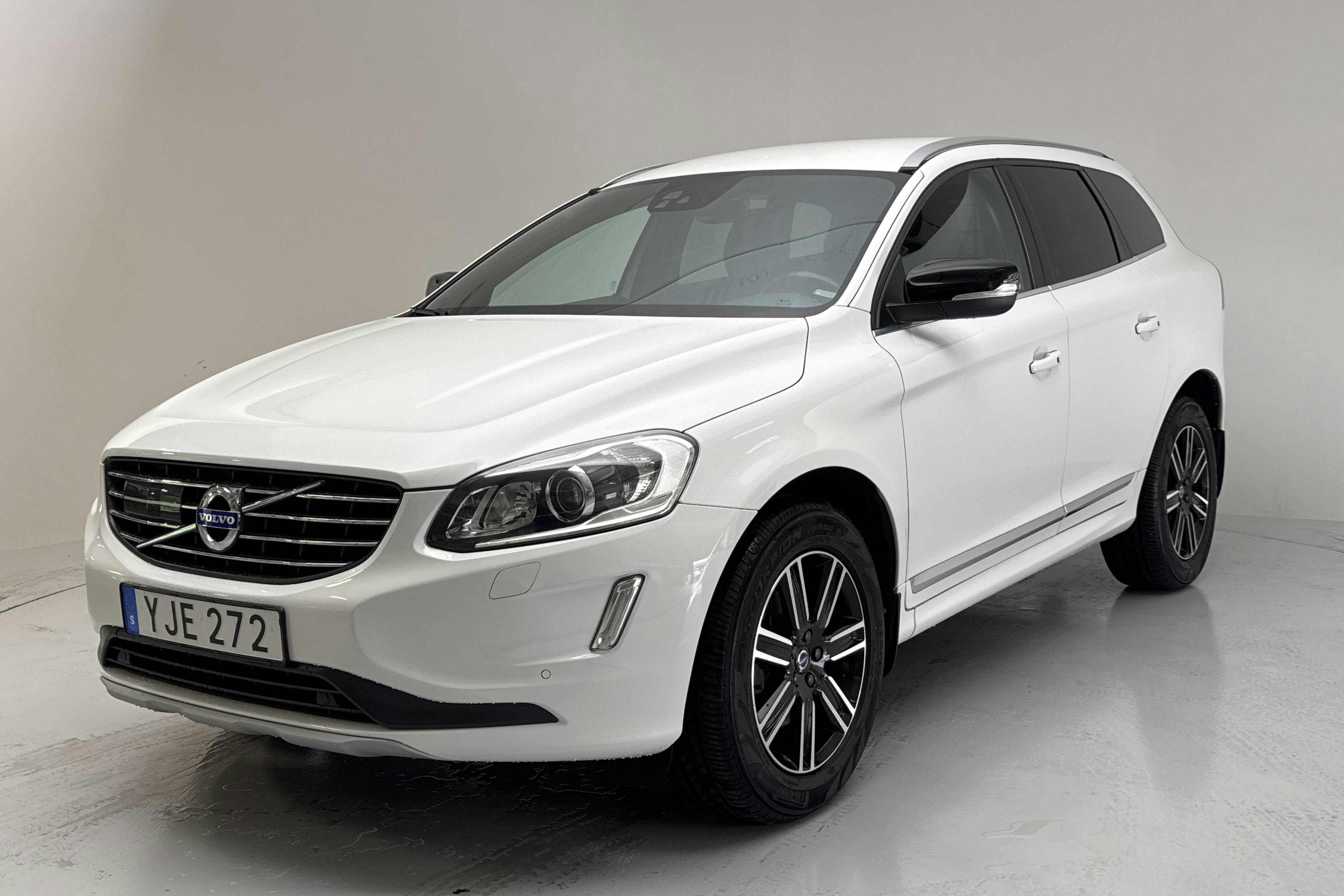 Volvo XC60 D4 AWD (190hk) - 12 526 mil - Automat - vit - 2017