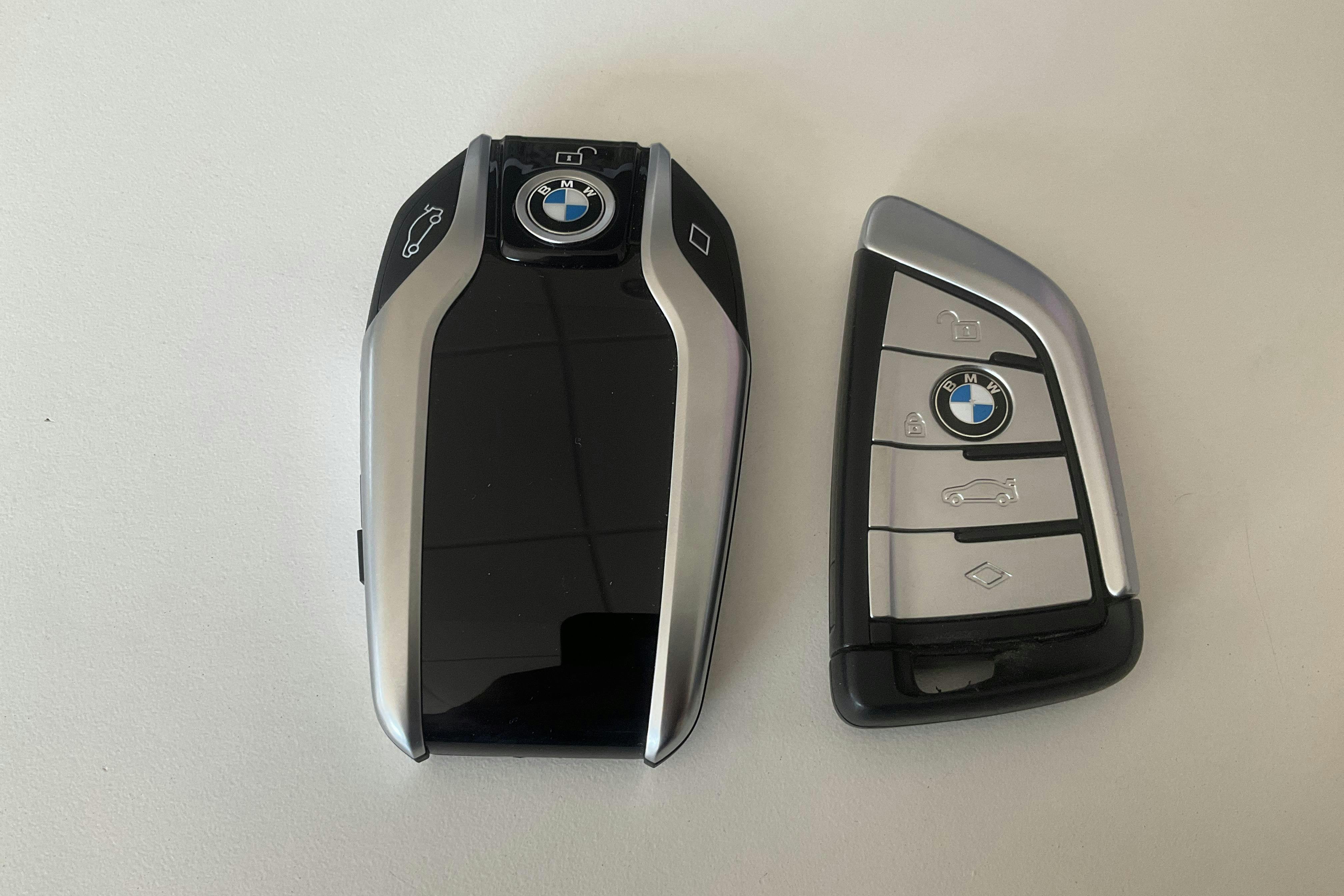 Presentationsfoto 21 av 21: BMW 530e xDrive Touring, G31 12kWh LCI (292hk) - 8 266 mil - Automat - blå - 2021