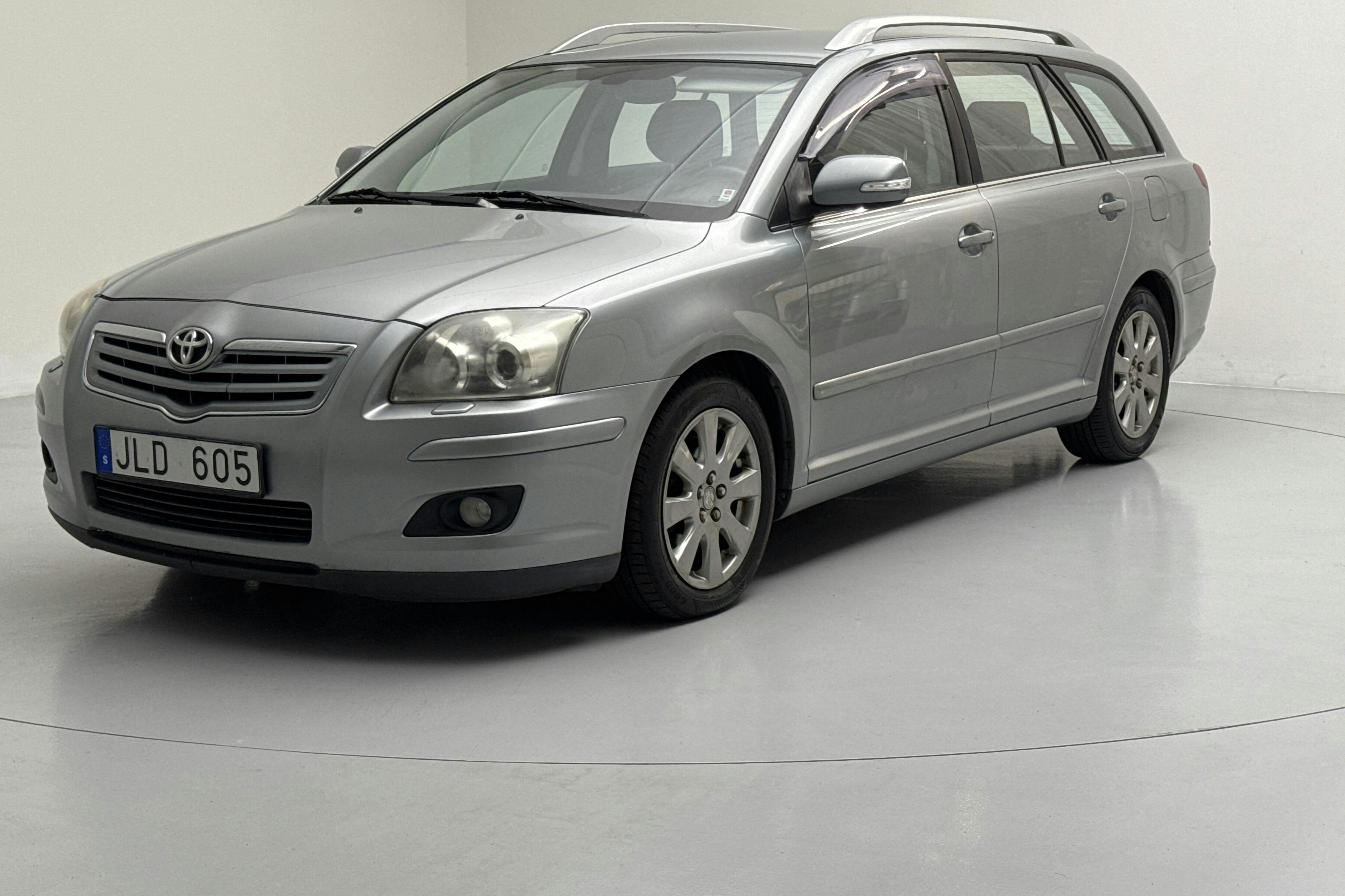 Toyota Avensis 2.0 Kombi (147hk) - 20 745 mil - Automat - grå - 2008